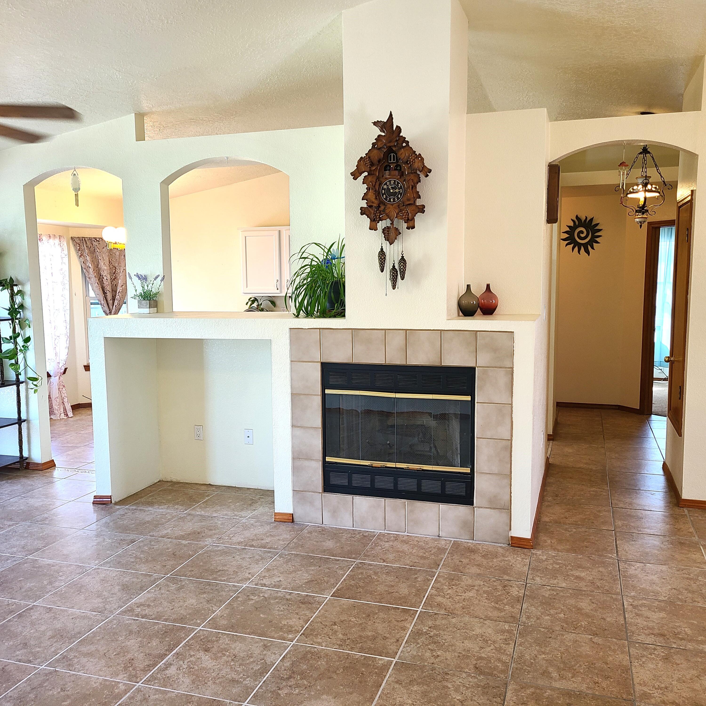 7 Pinon Avenue