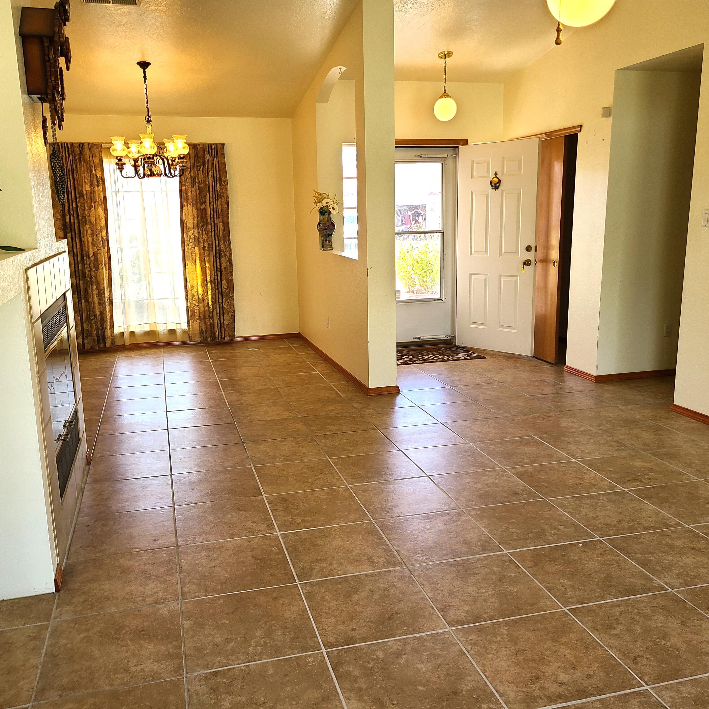 7 Pinon Avenue