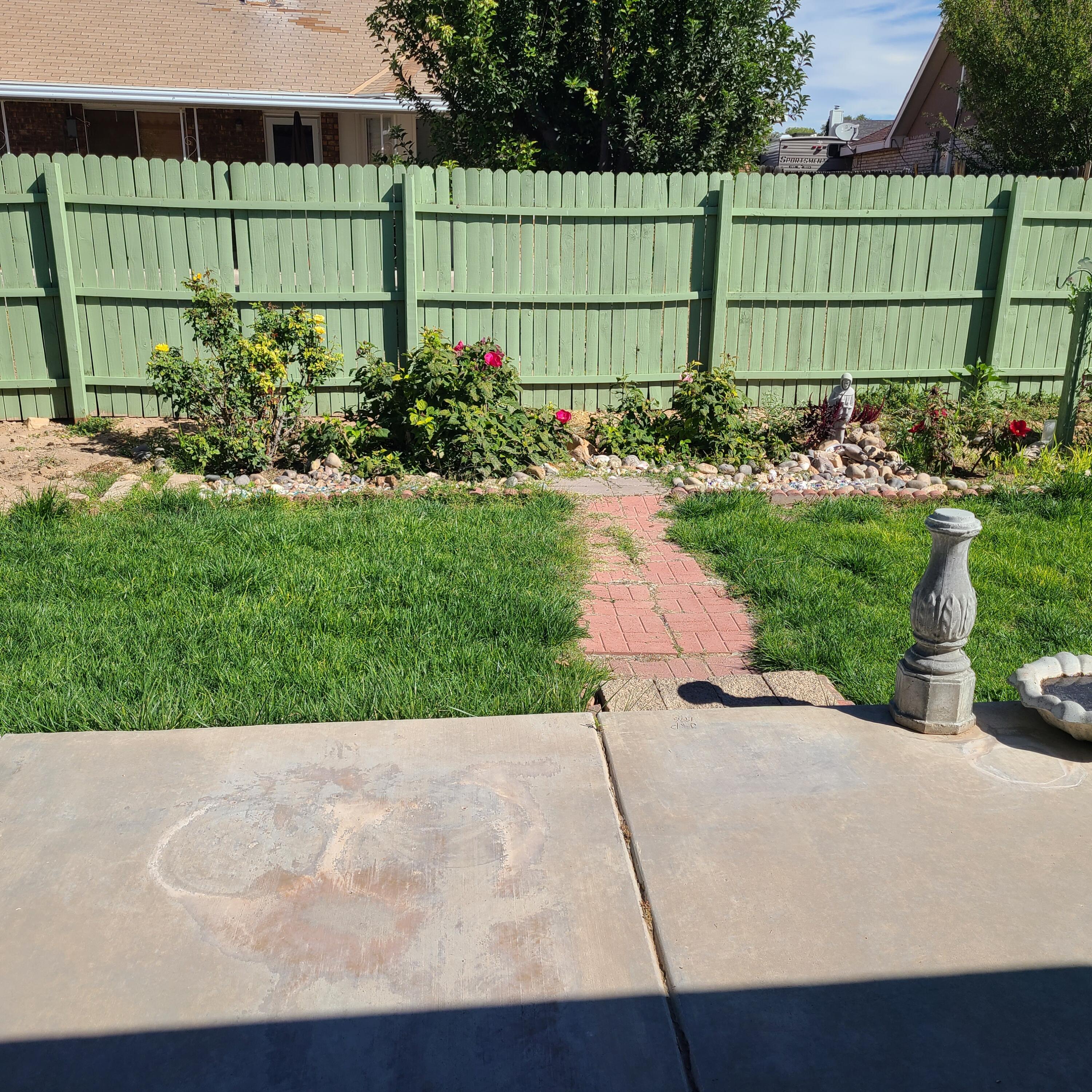 7 Pinon Avenue