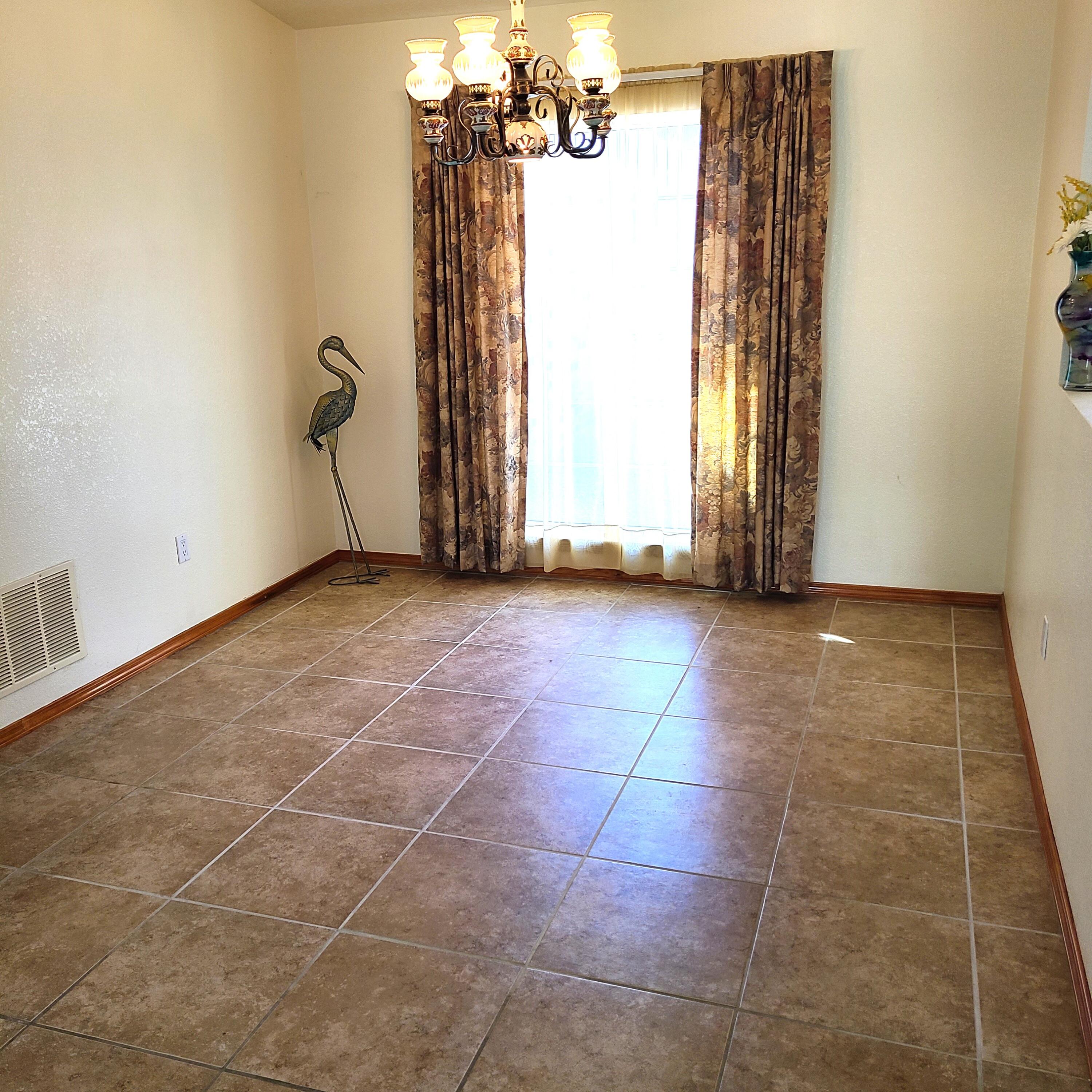 7 Pinon Avenue