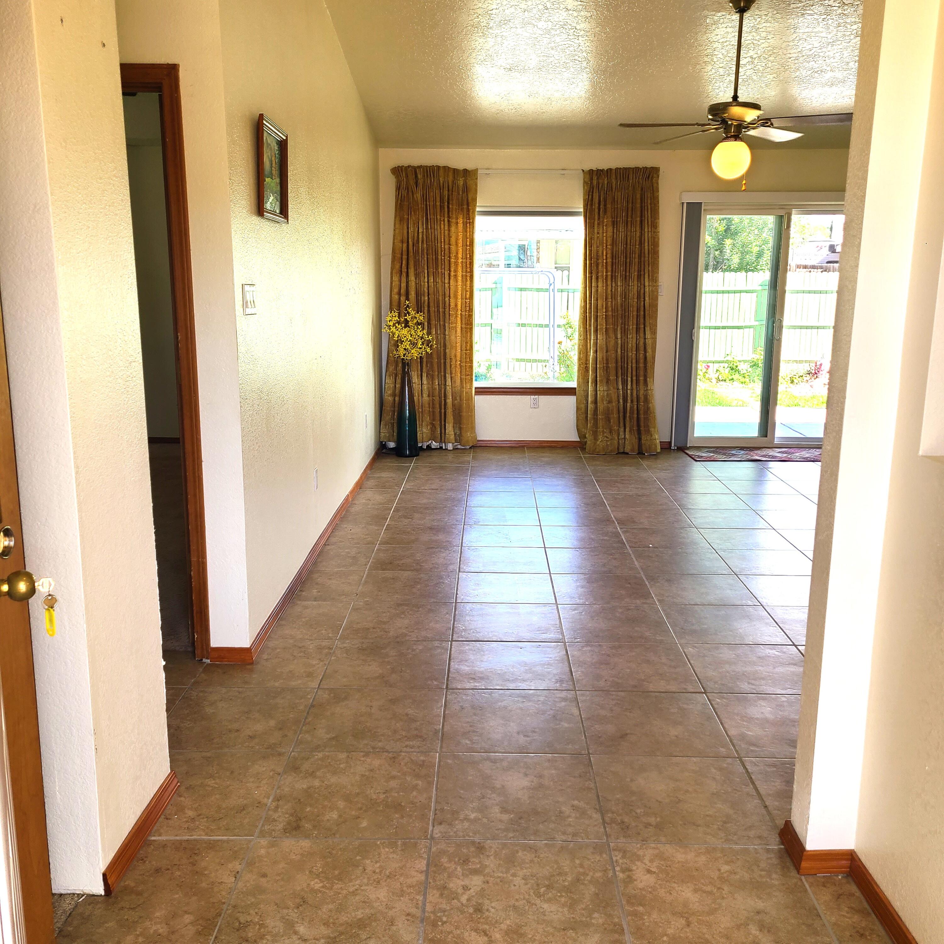 7 Pinon Avenue