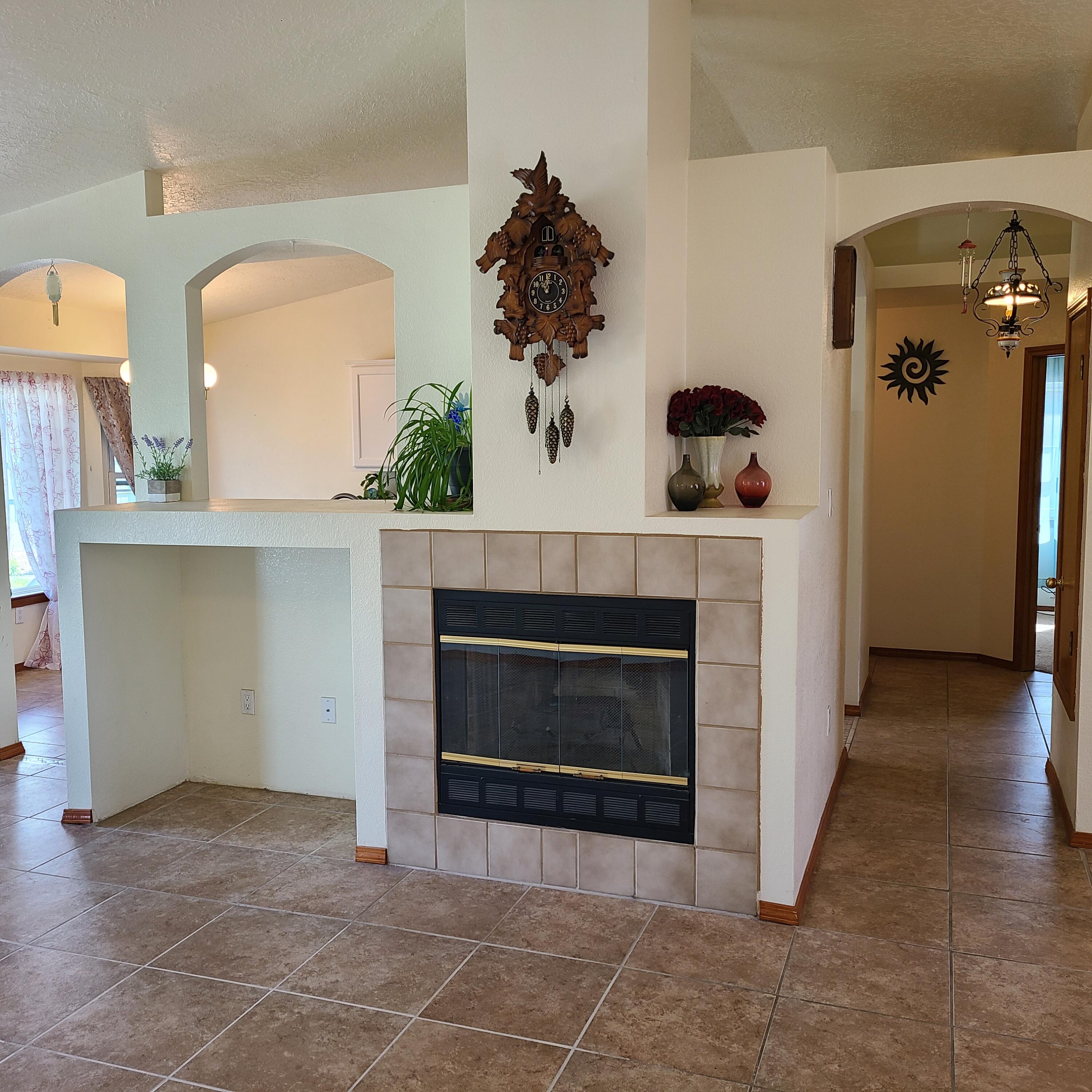 7 Pinon Avenue