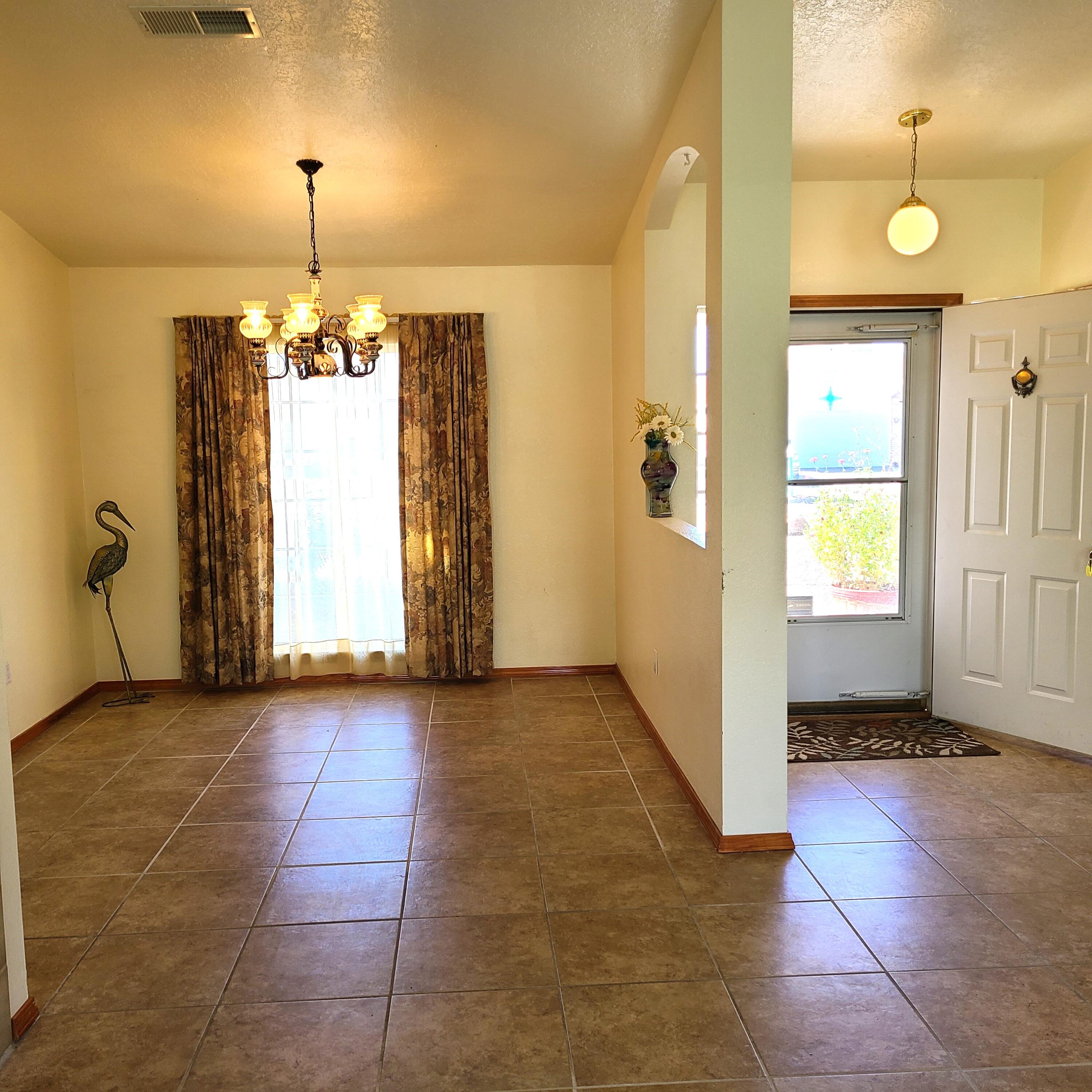 7 Pinon Avenue