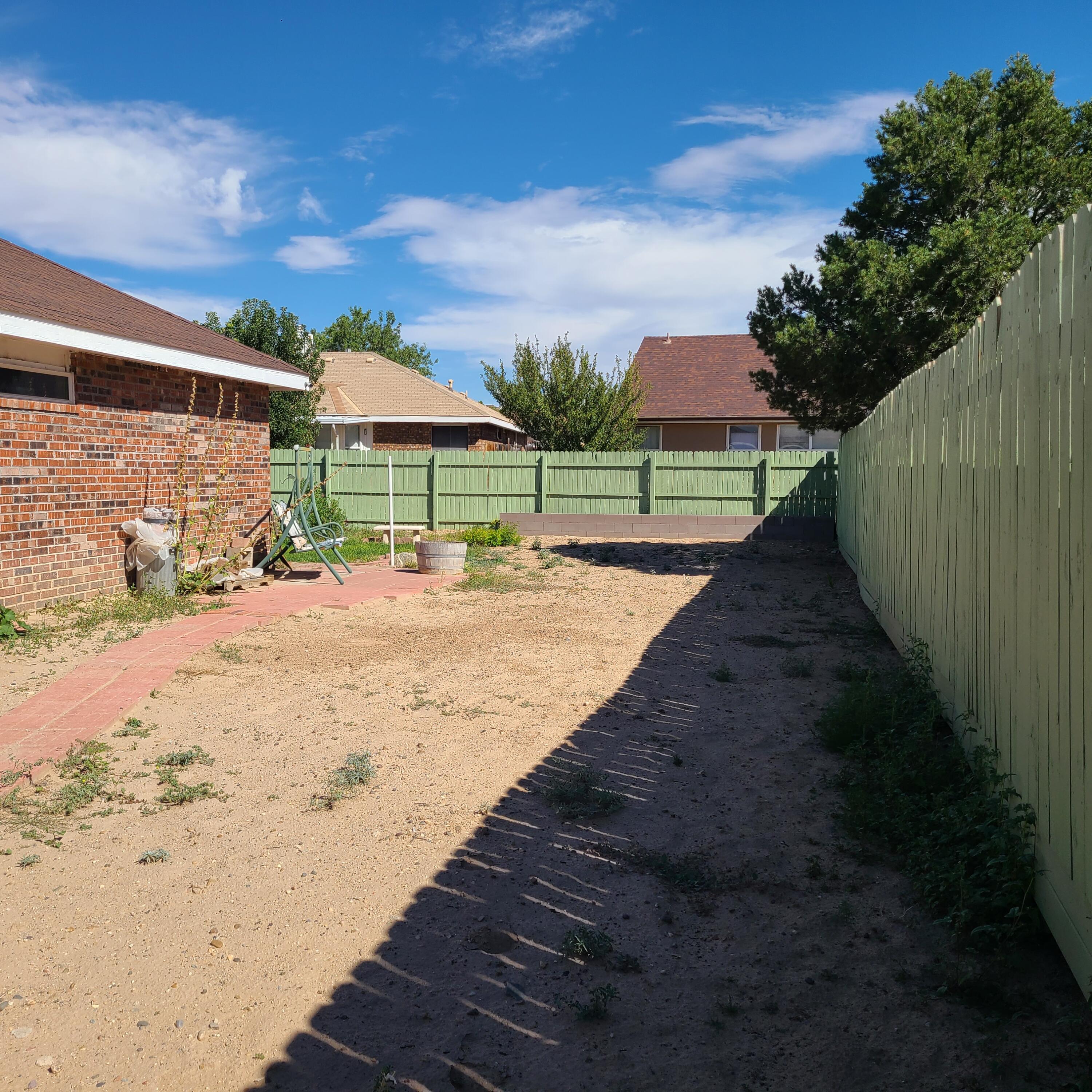 7 Pinon Avenue