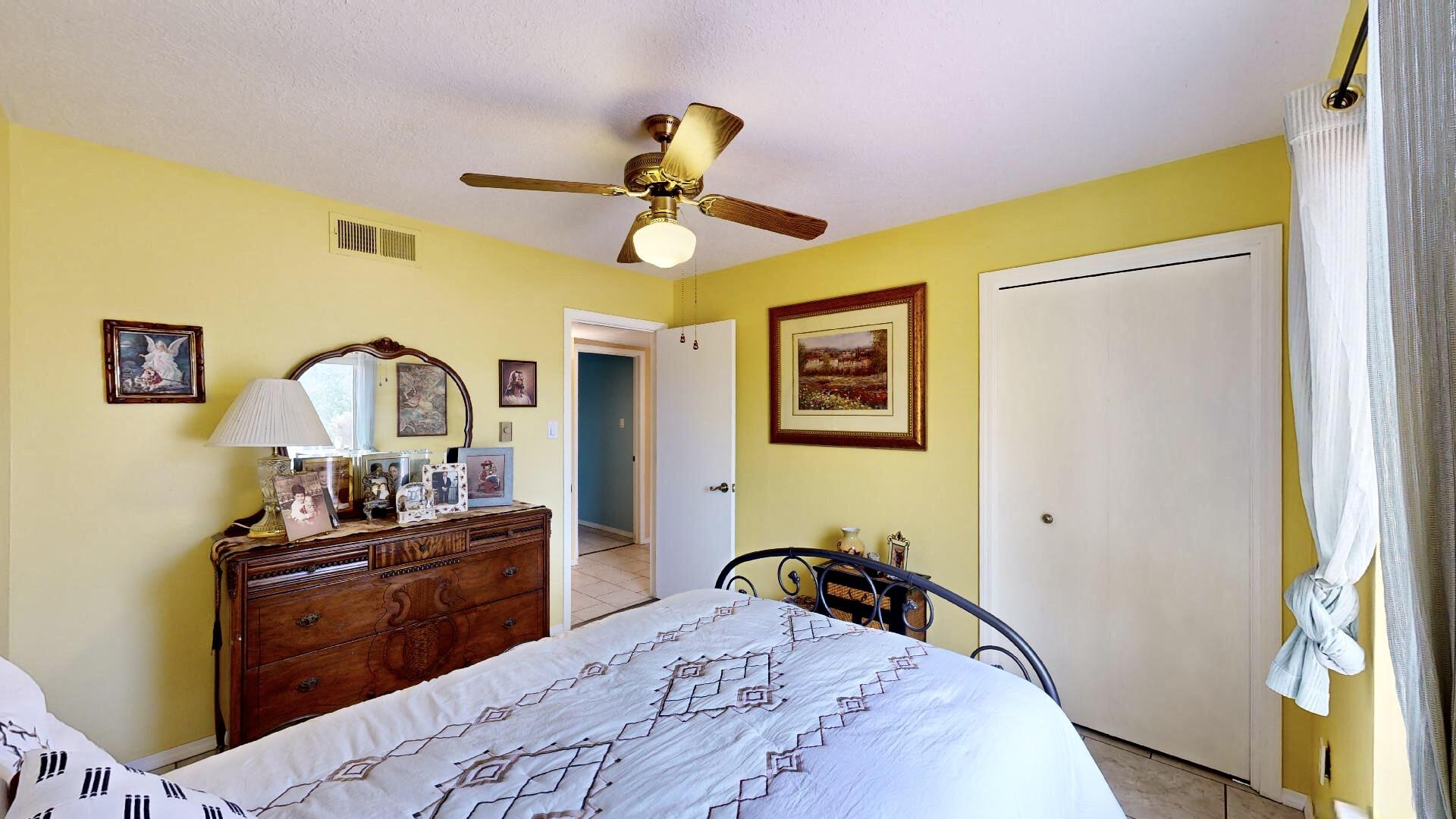 260 Ivory Road SE