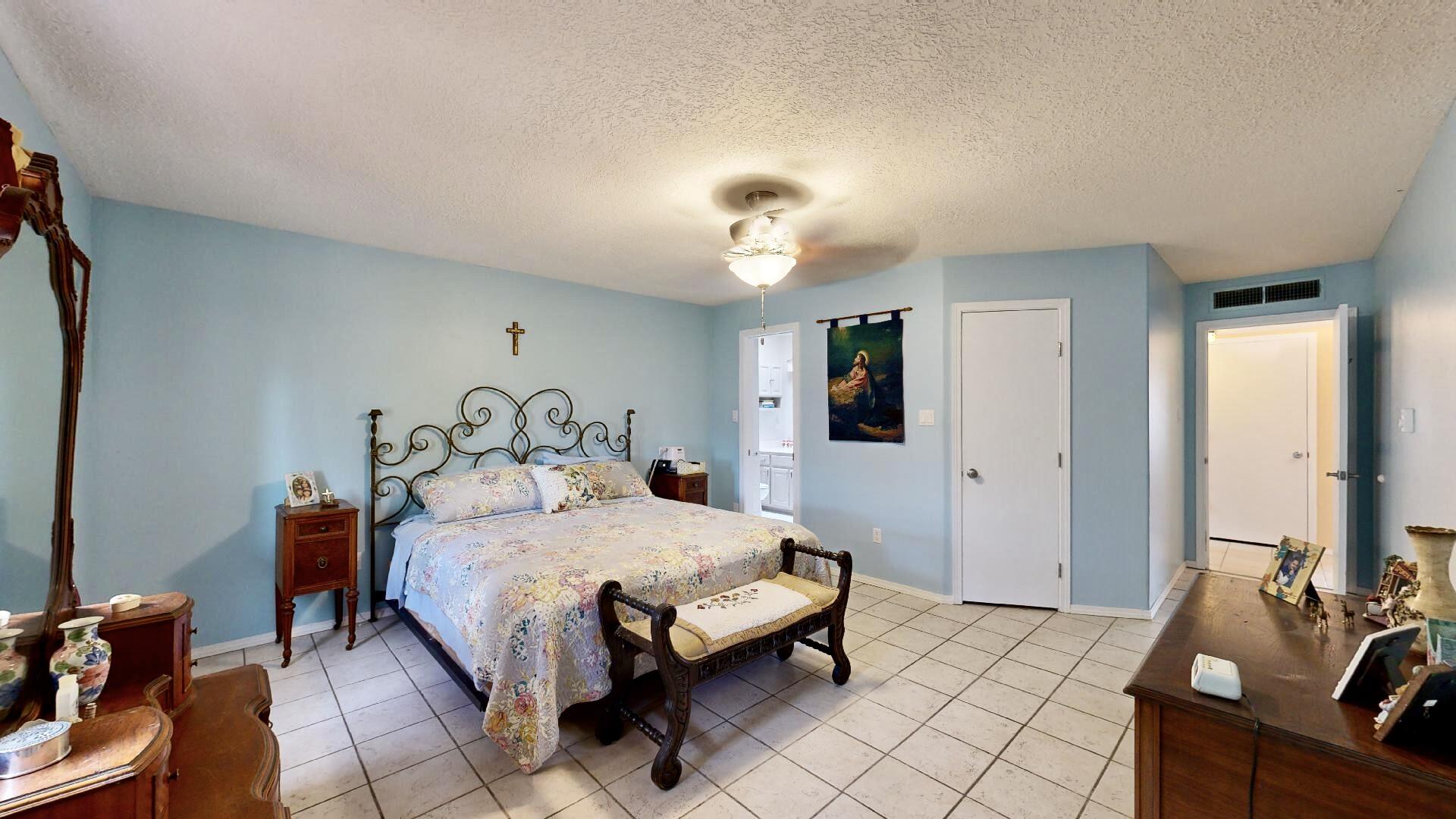 260 Ivory Road SE