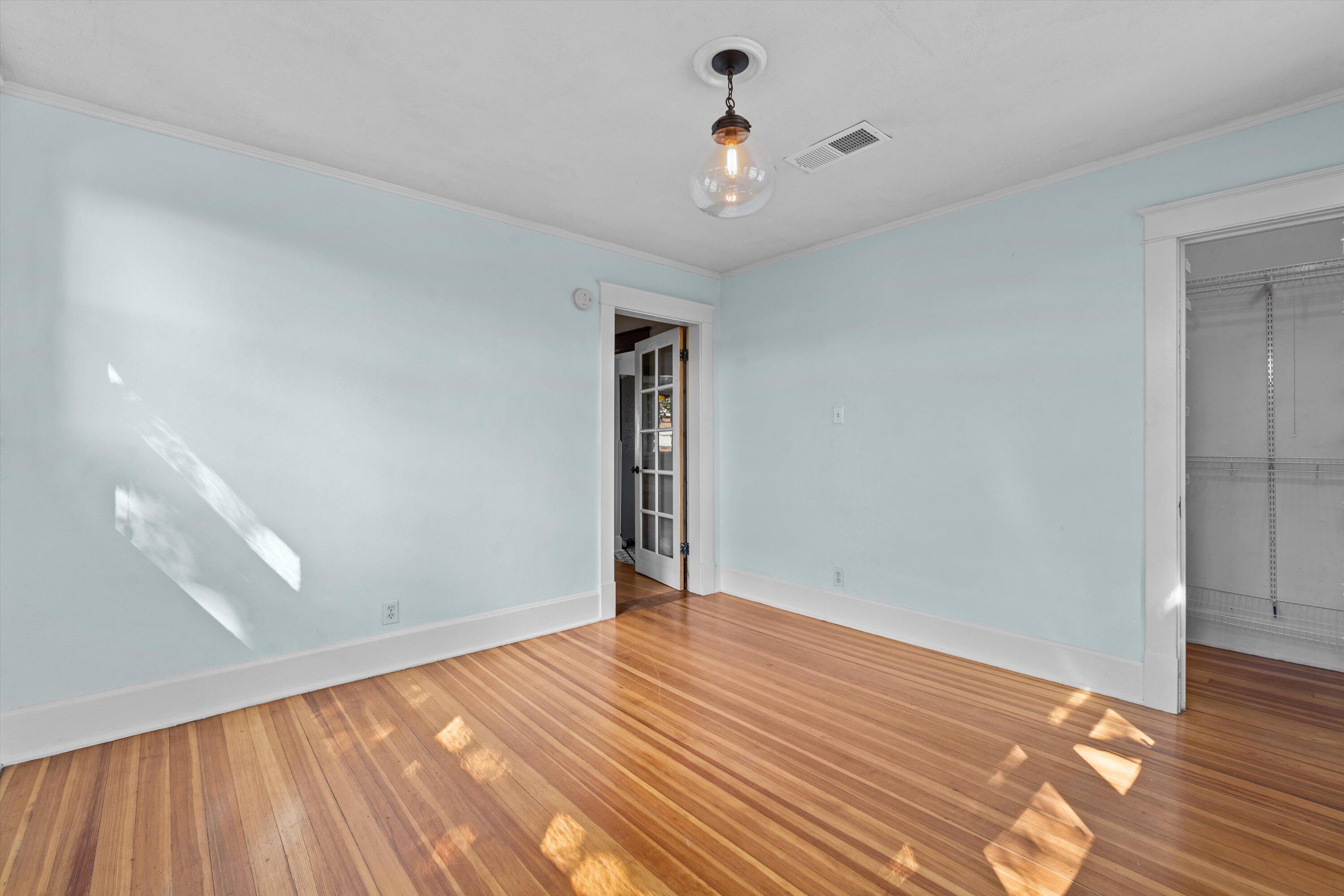 708 Walter Street SE