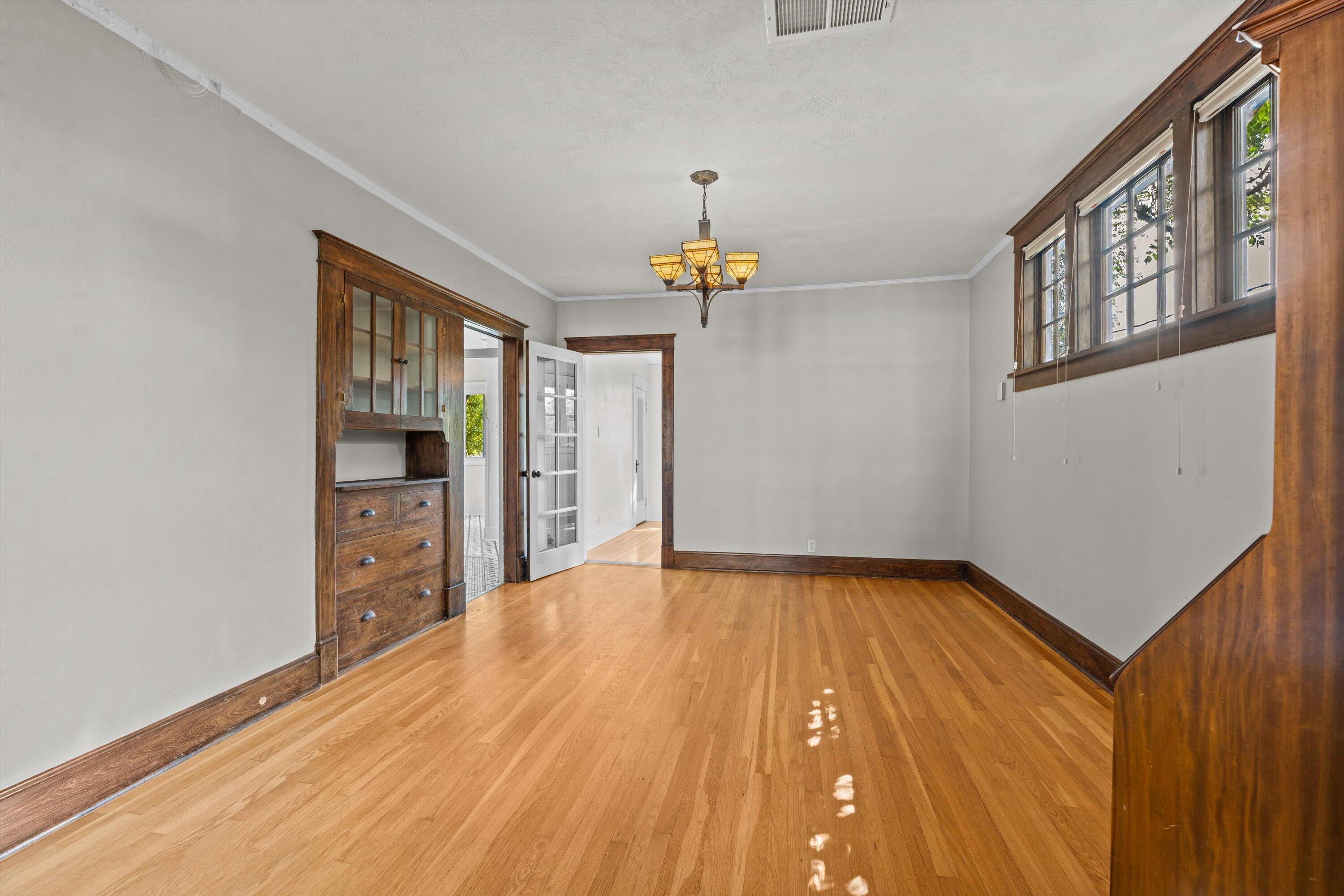 708 Walter Street SE