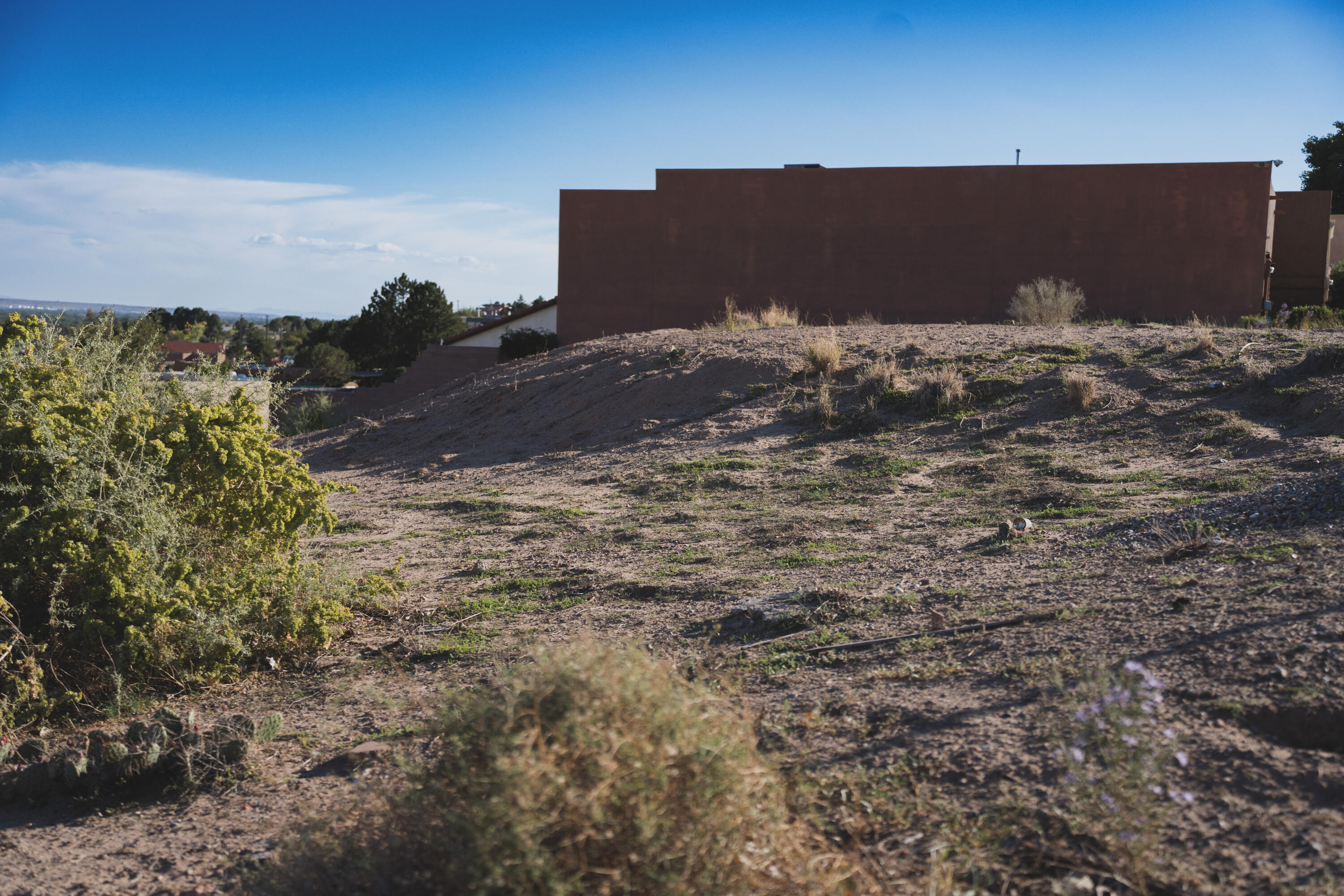1748 Cliffside Drive NW
