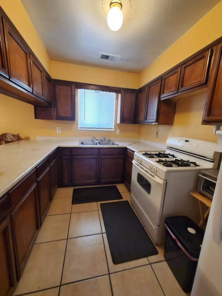 302 S 3rd St Street