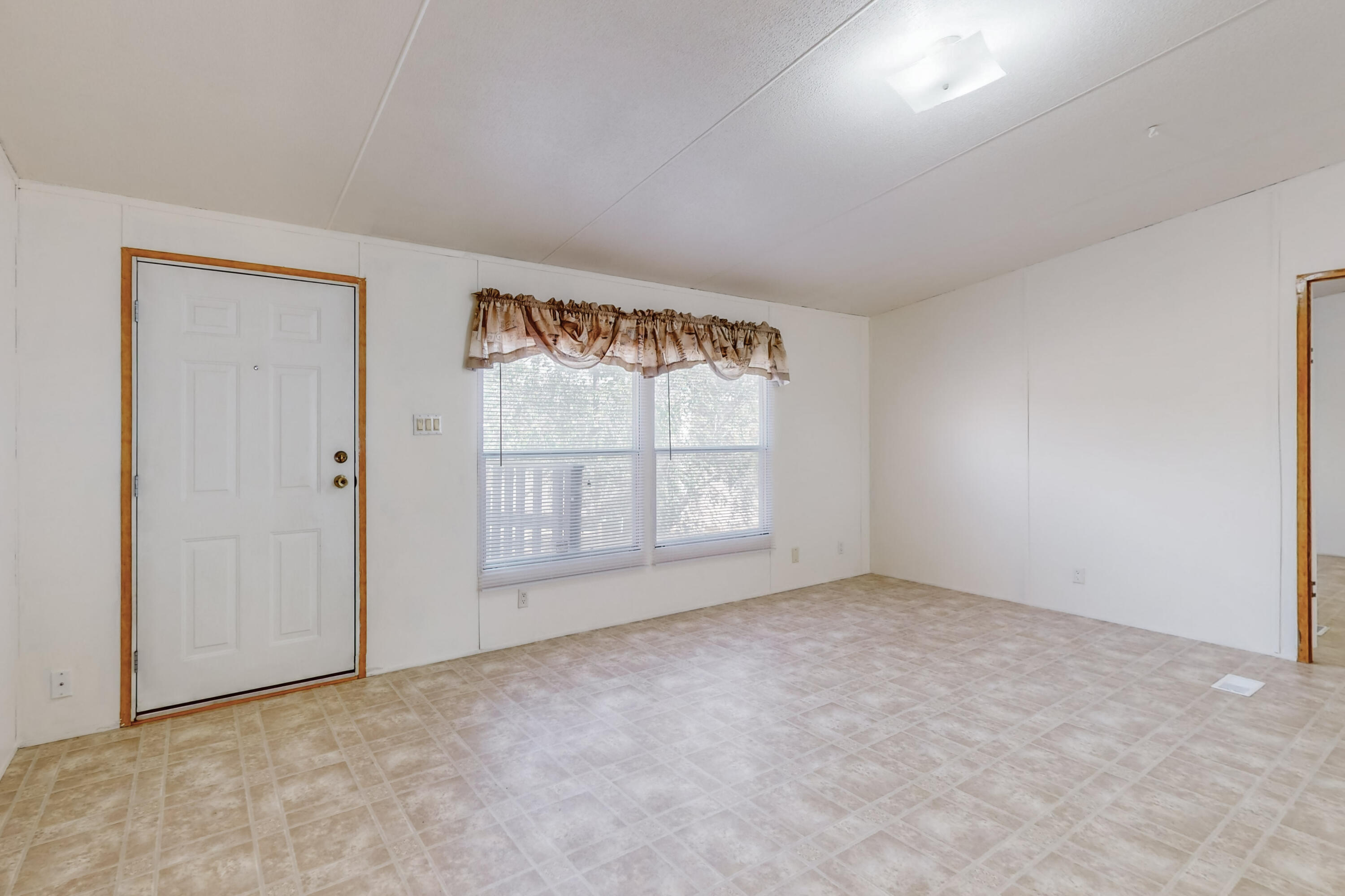 5828 Isleta Boulevard SW Unit: B