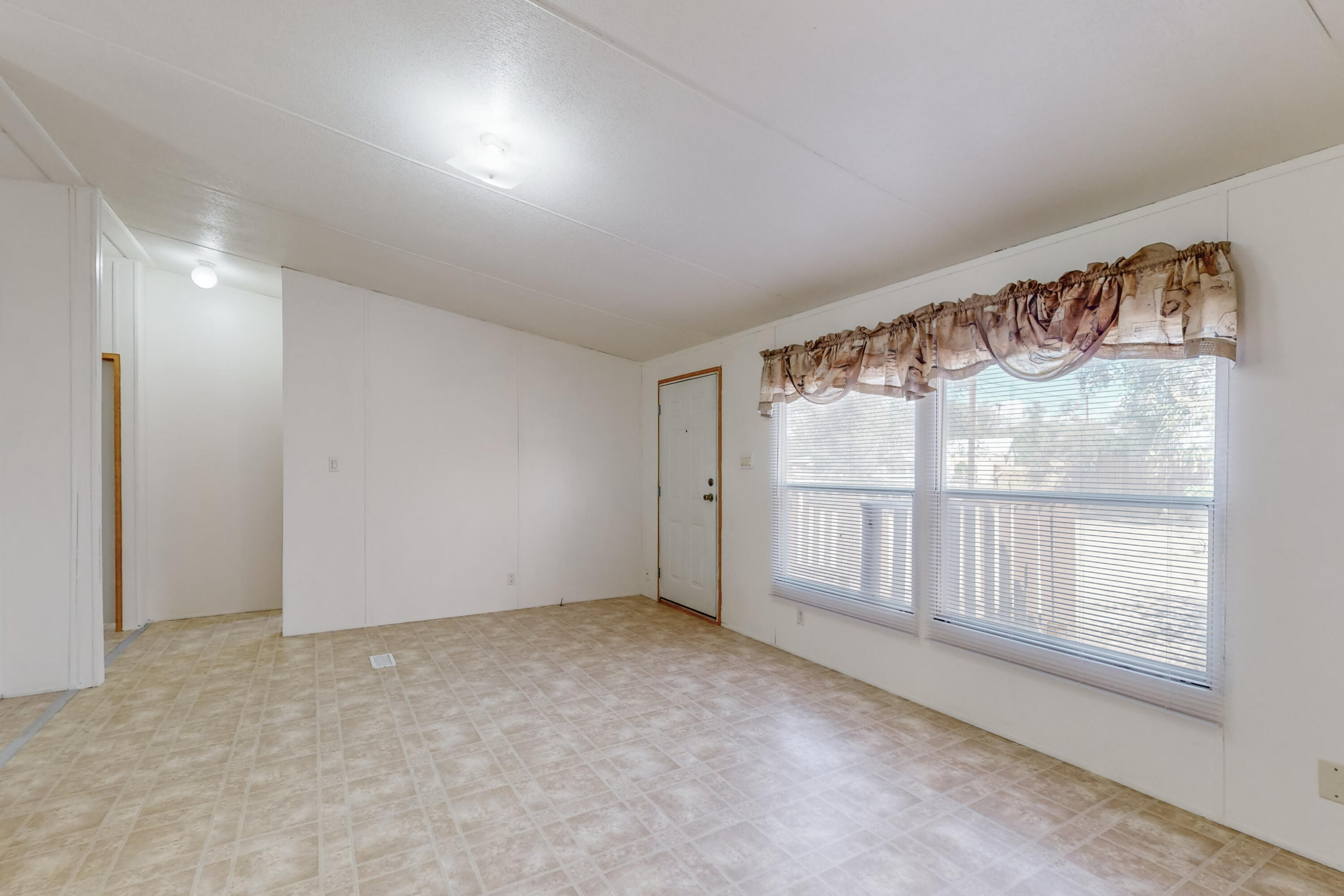 5828 Isleta Boulevard SW Unit: B