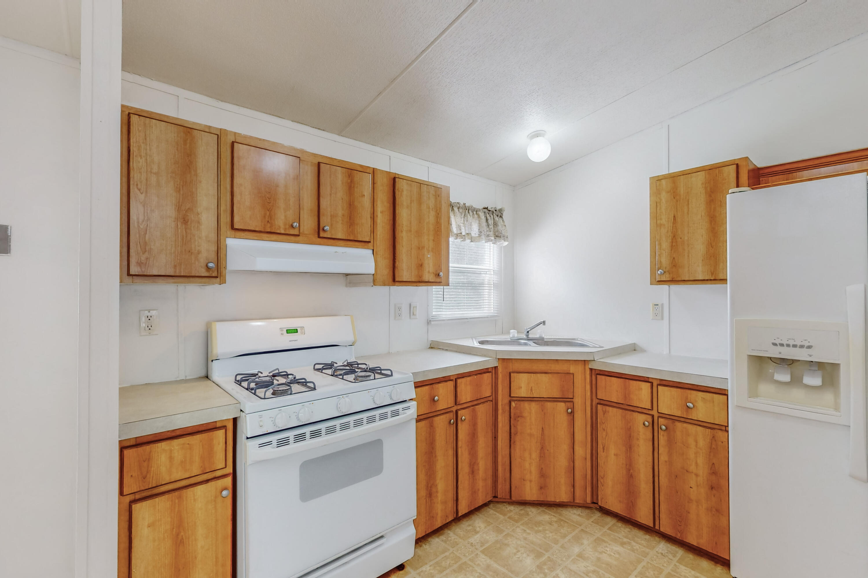 5828 Isleta Boulevard SW Unit: B