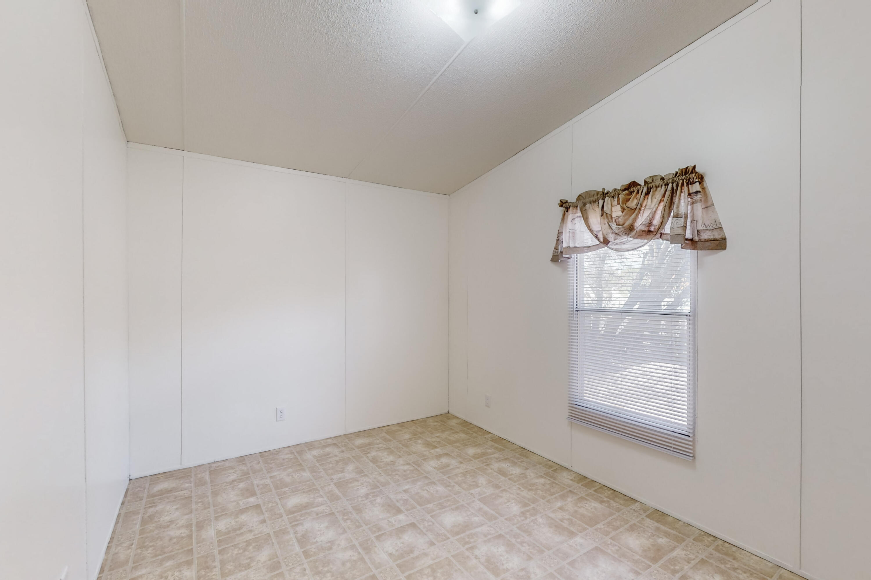 5828 Isleta Boulevard SW Unit: B