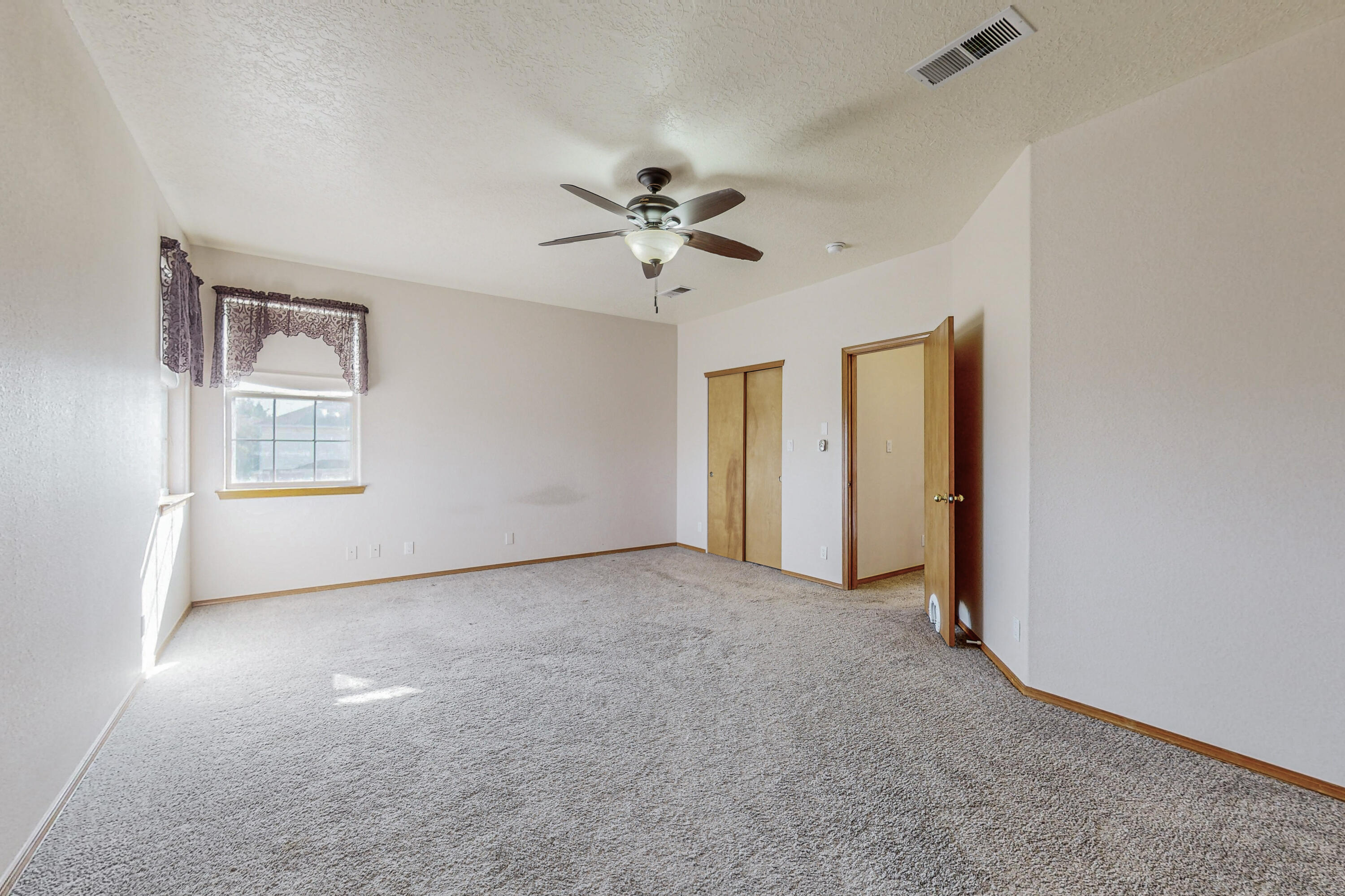 2400 Oakbrook Drive NW