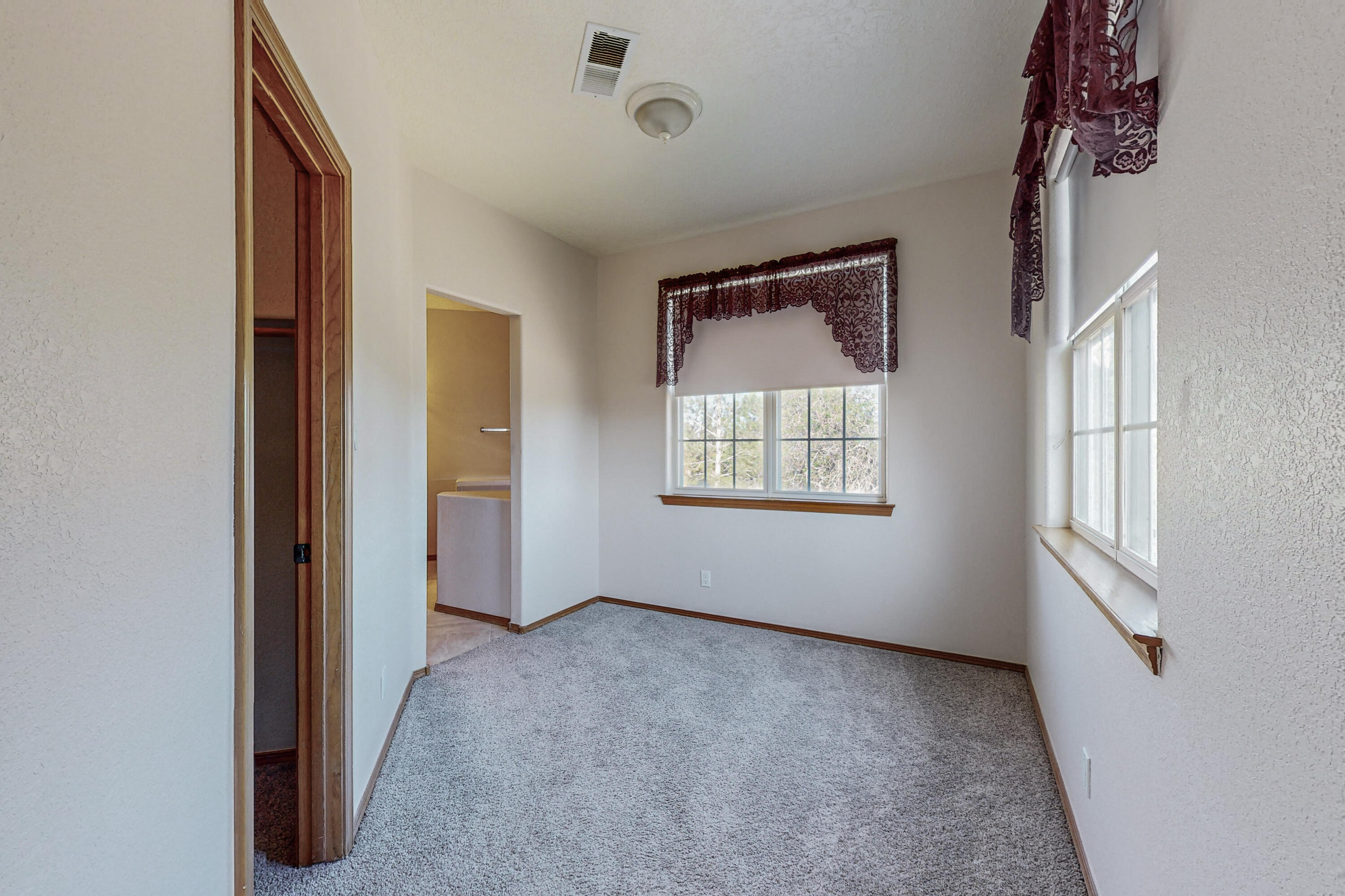 2400 Oakbrook Drive NW
