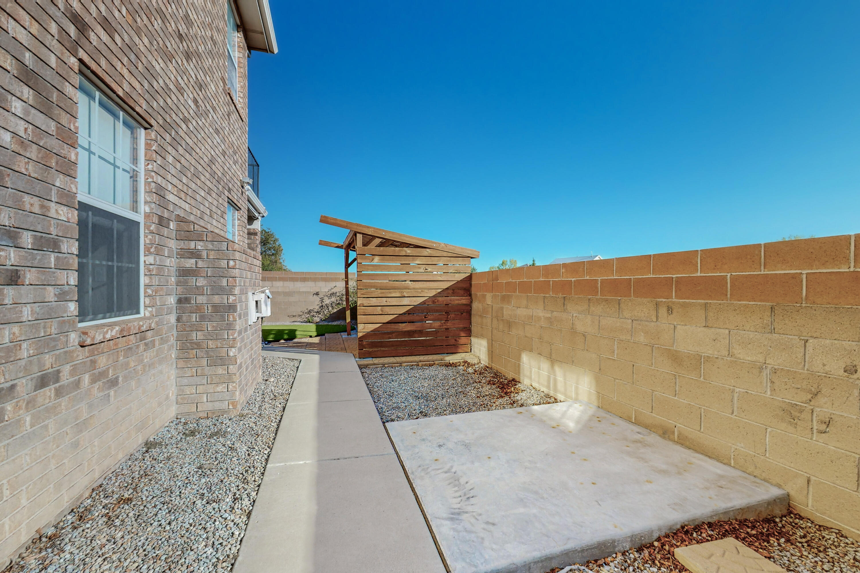 2400 Oakbrook Drive NW