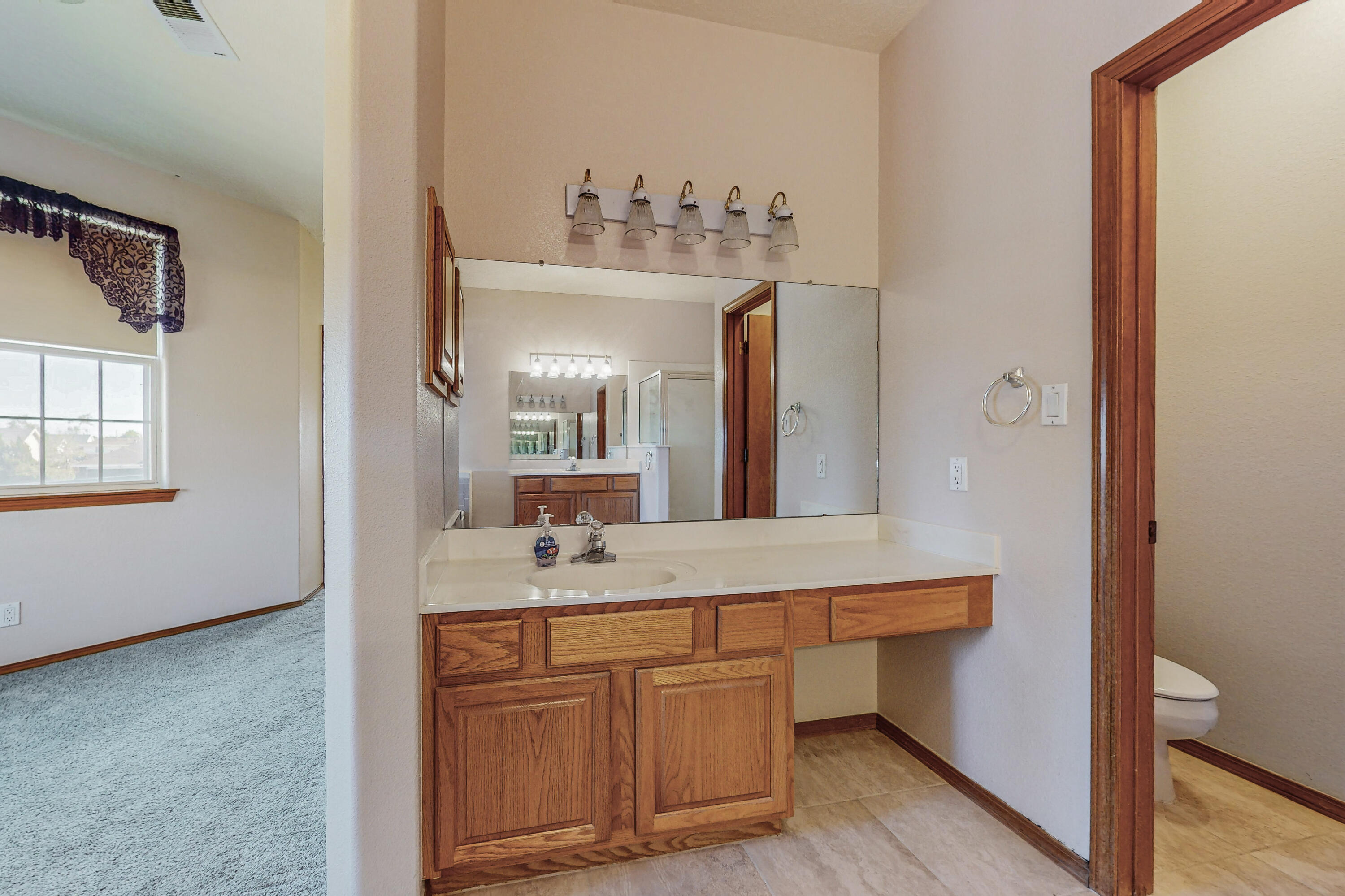 2400 Oakbrook Drive NW