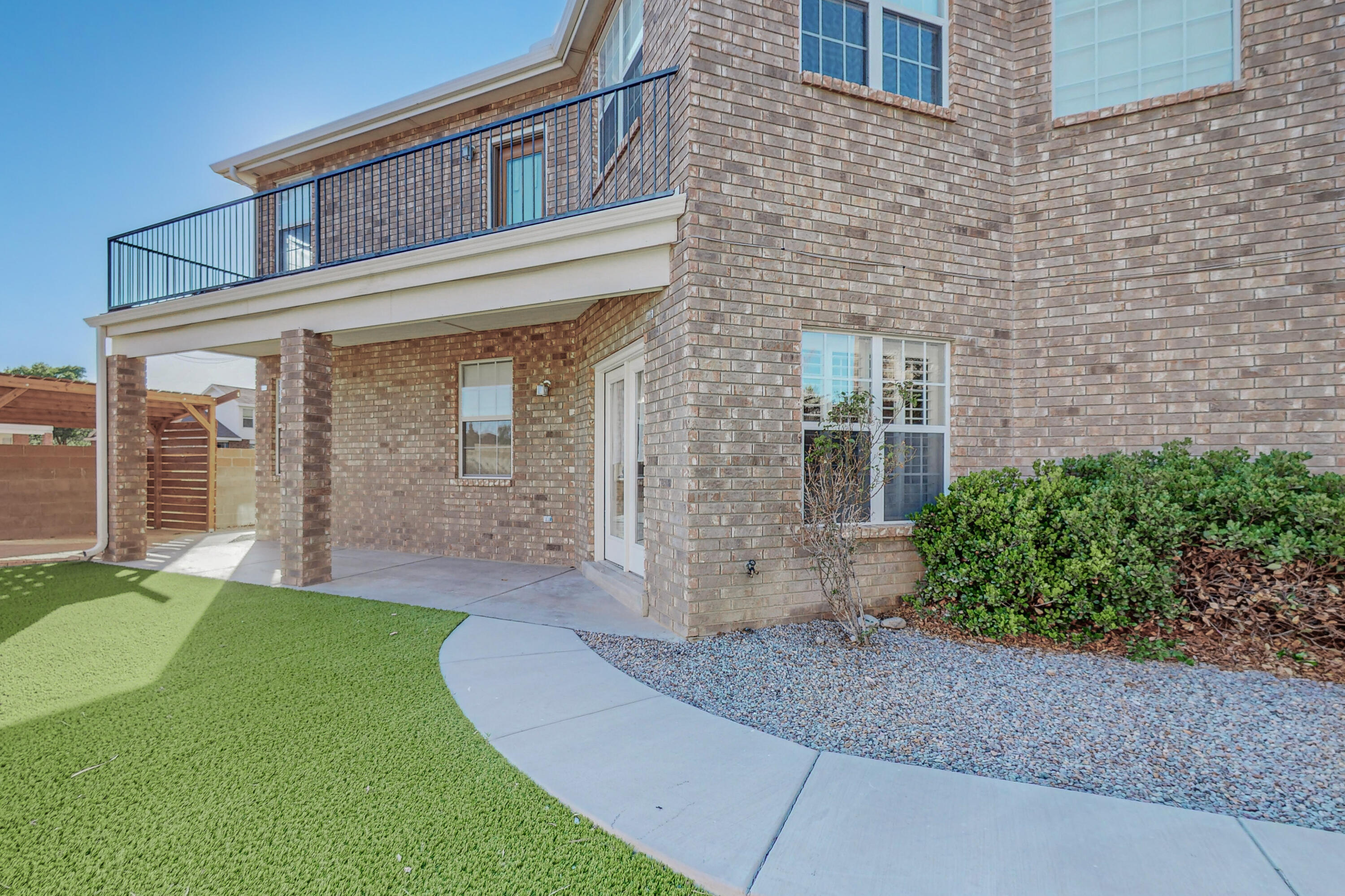 2400 Oakbrook Drive NW