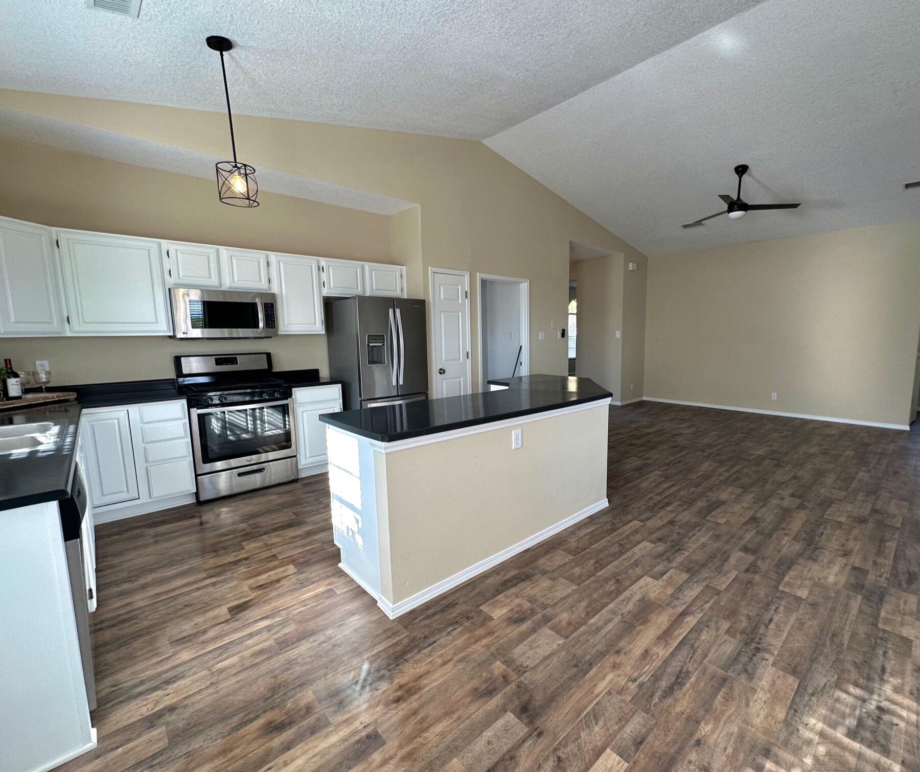 1000 Manzano Avenue SE