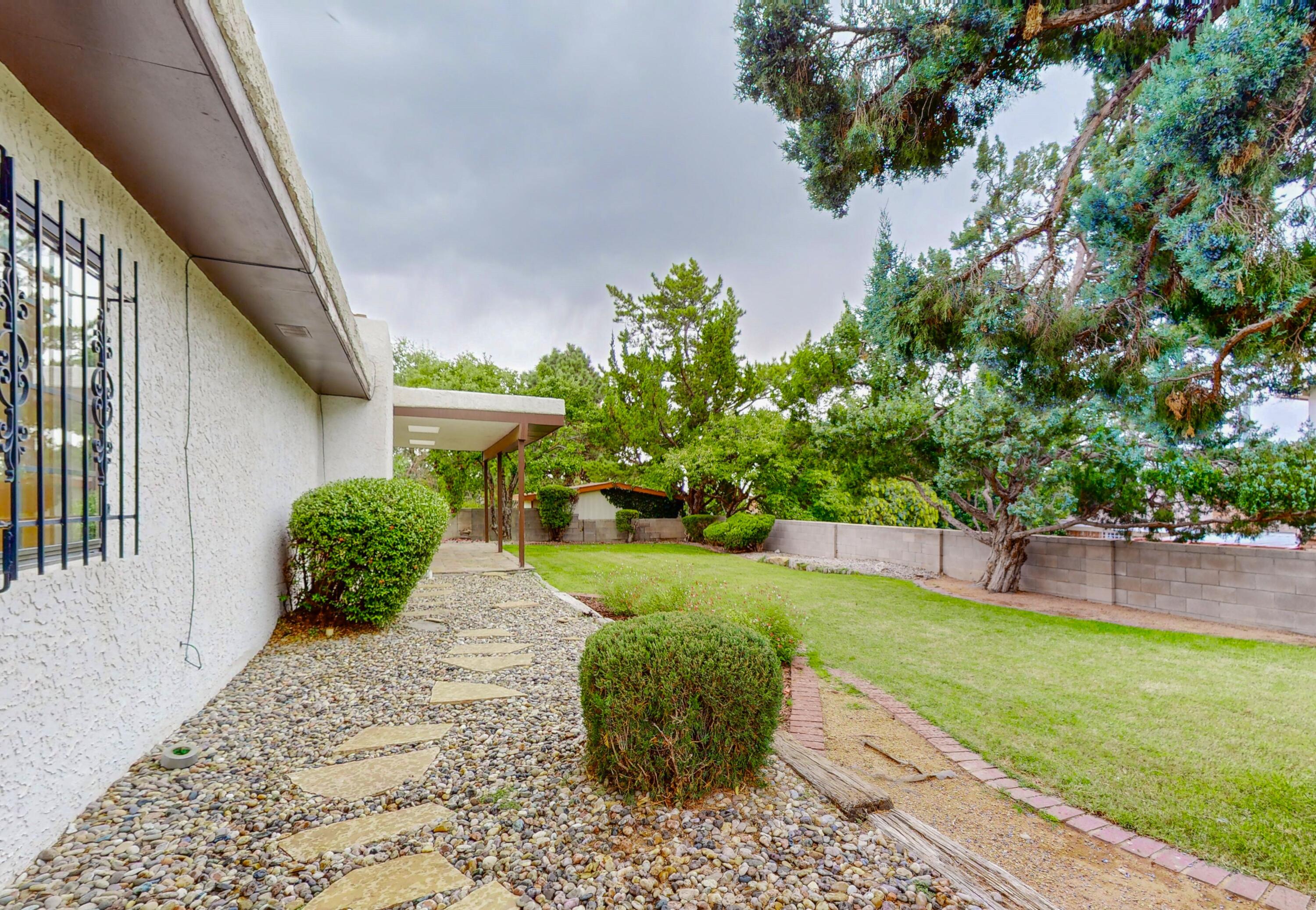 3805 Camino Don Diego NE