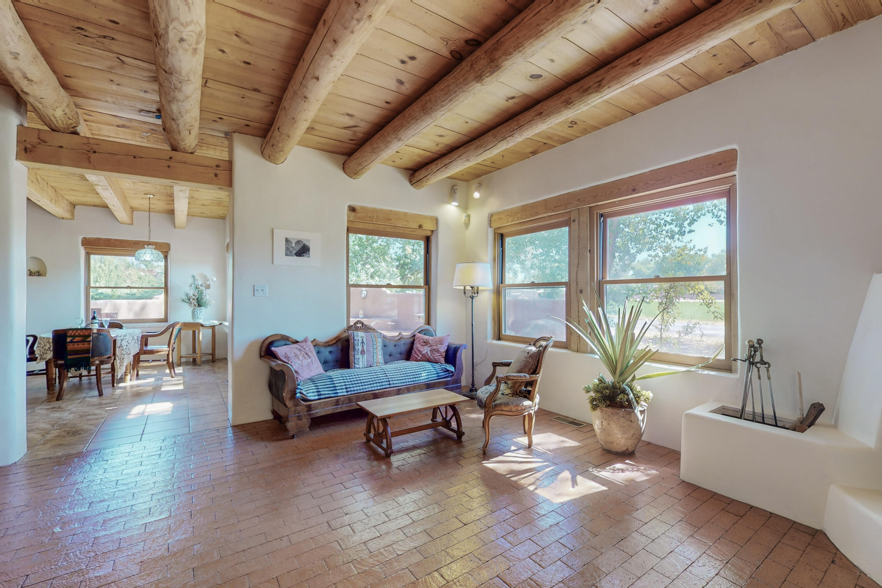 425 La Comunidad NW