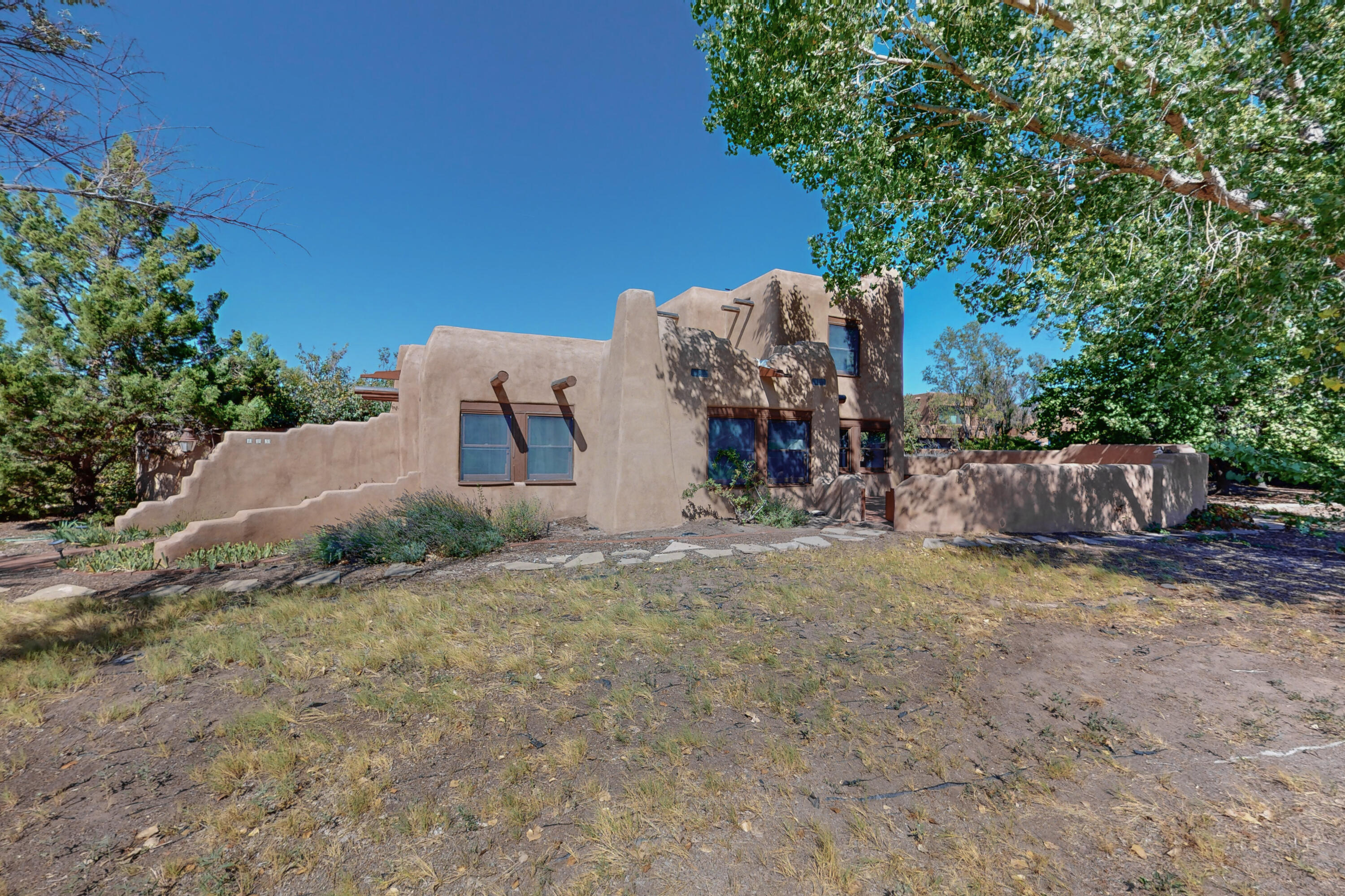 425 La Comunidad NW