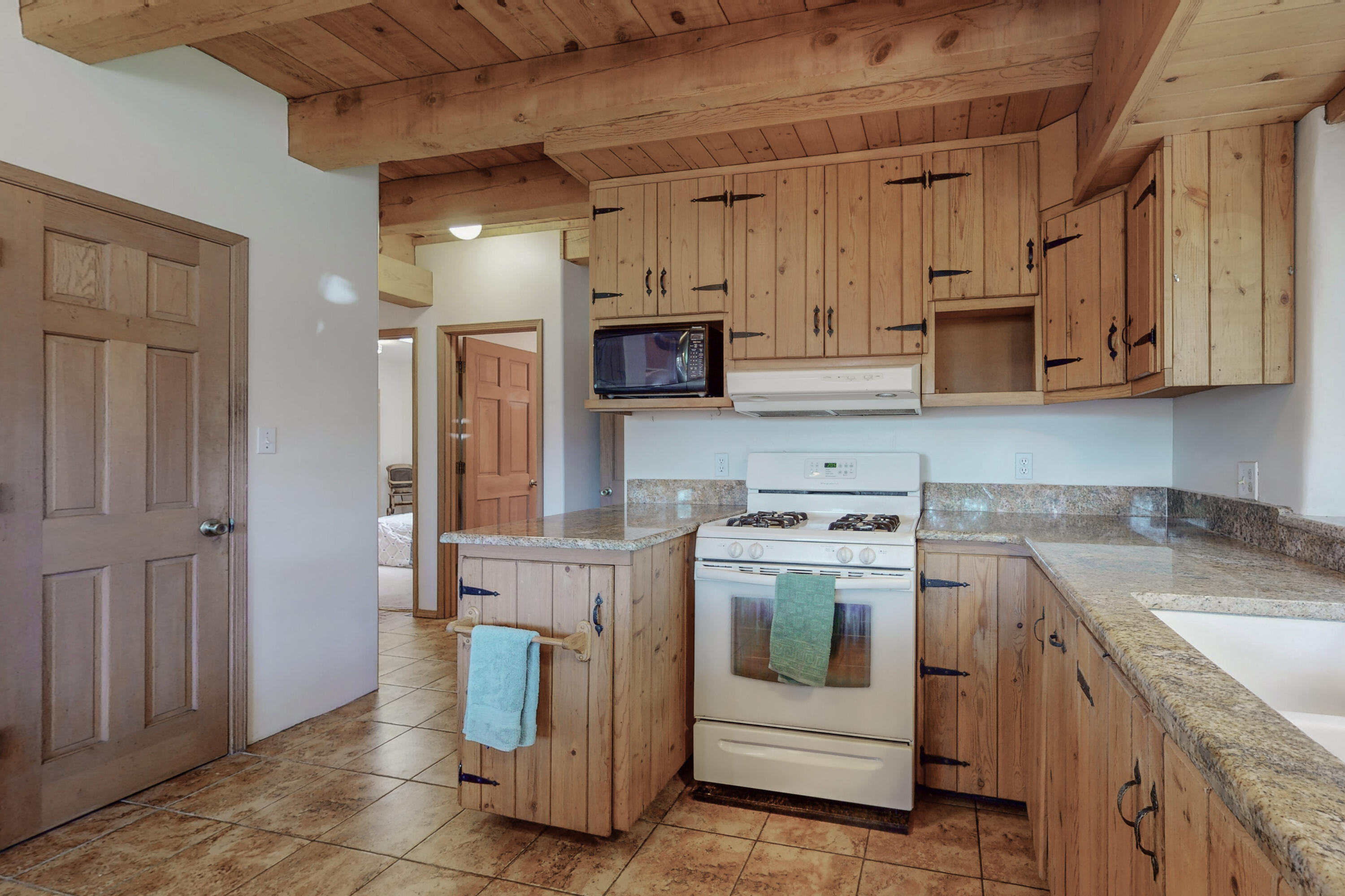 425 La Comunidad NW