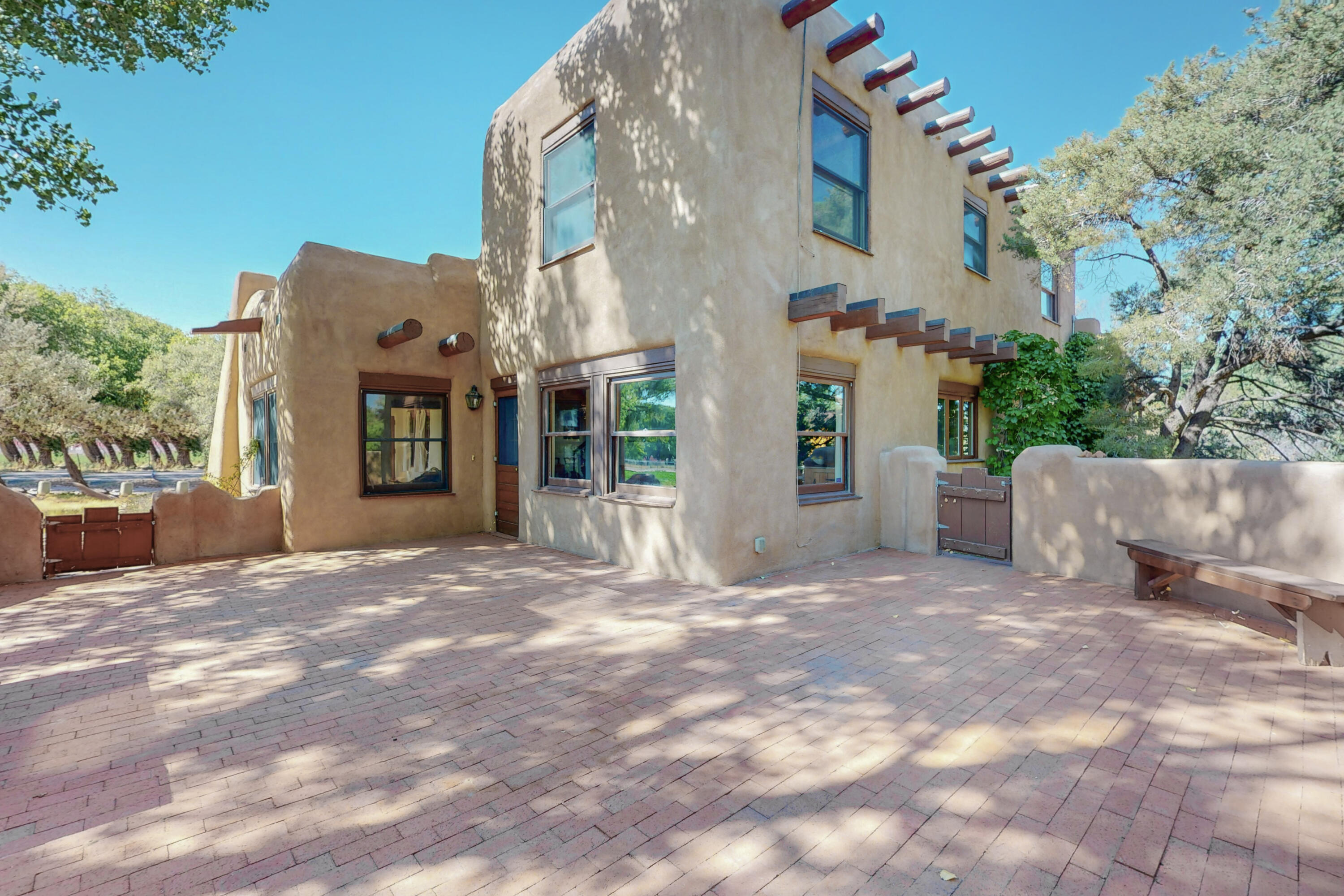 425 La Comunidad NW
