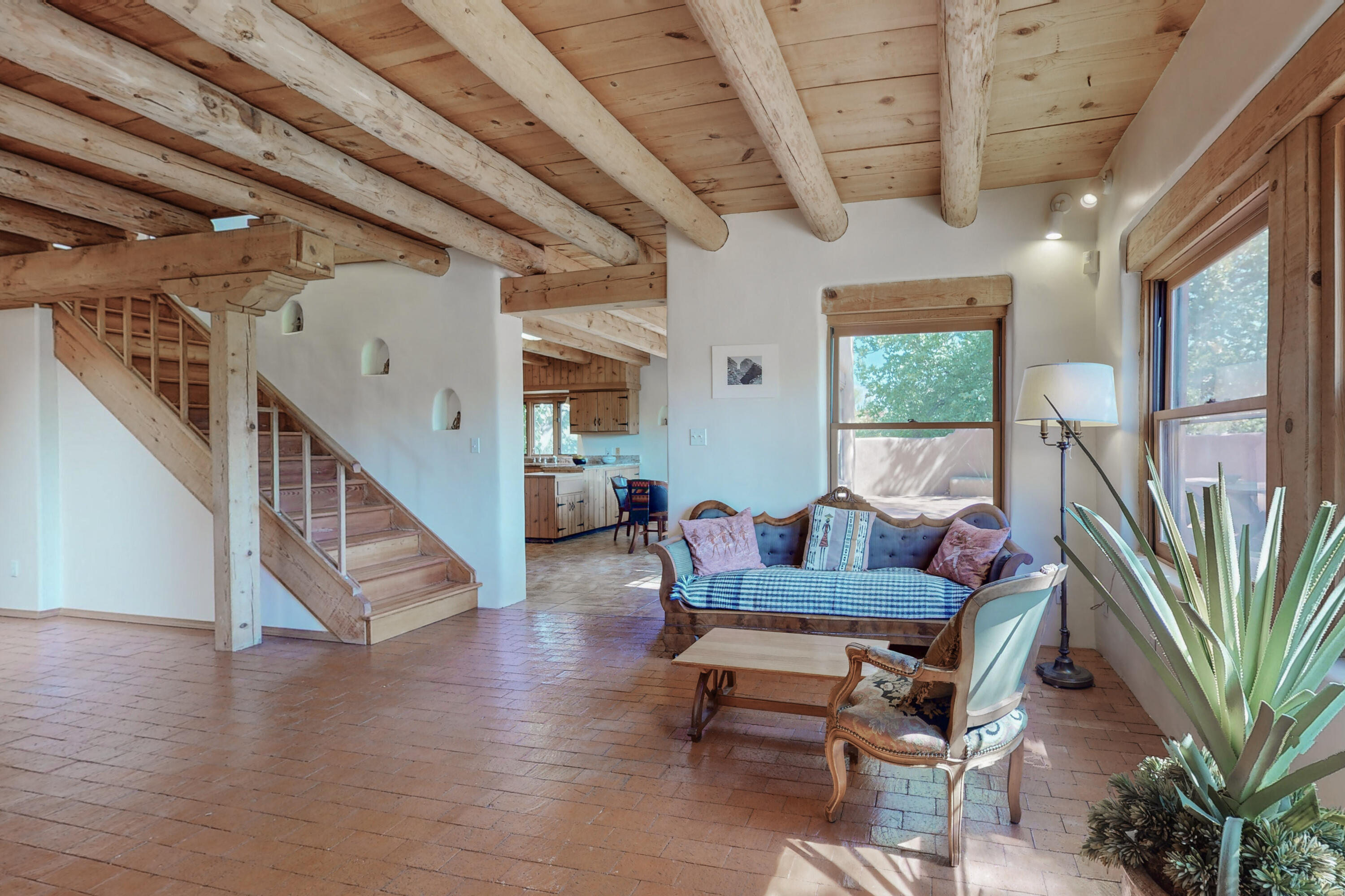 425 La Comunidad NW