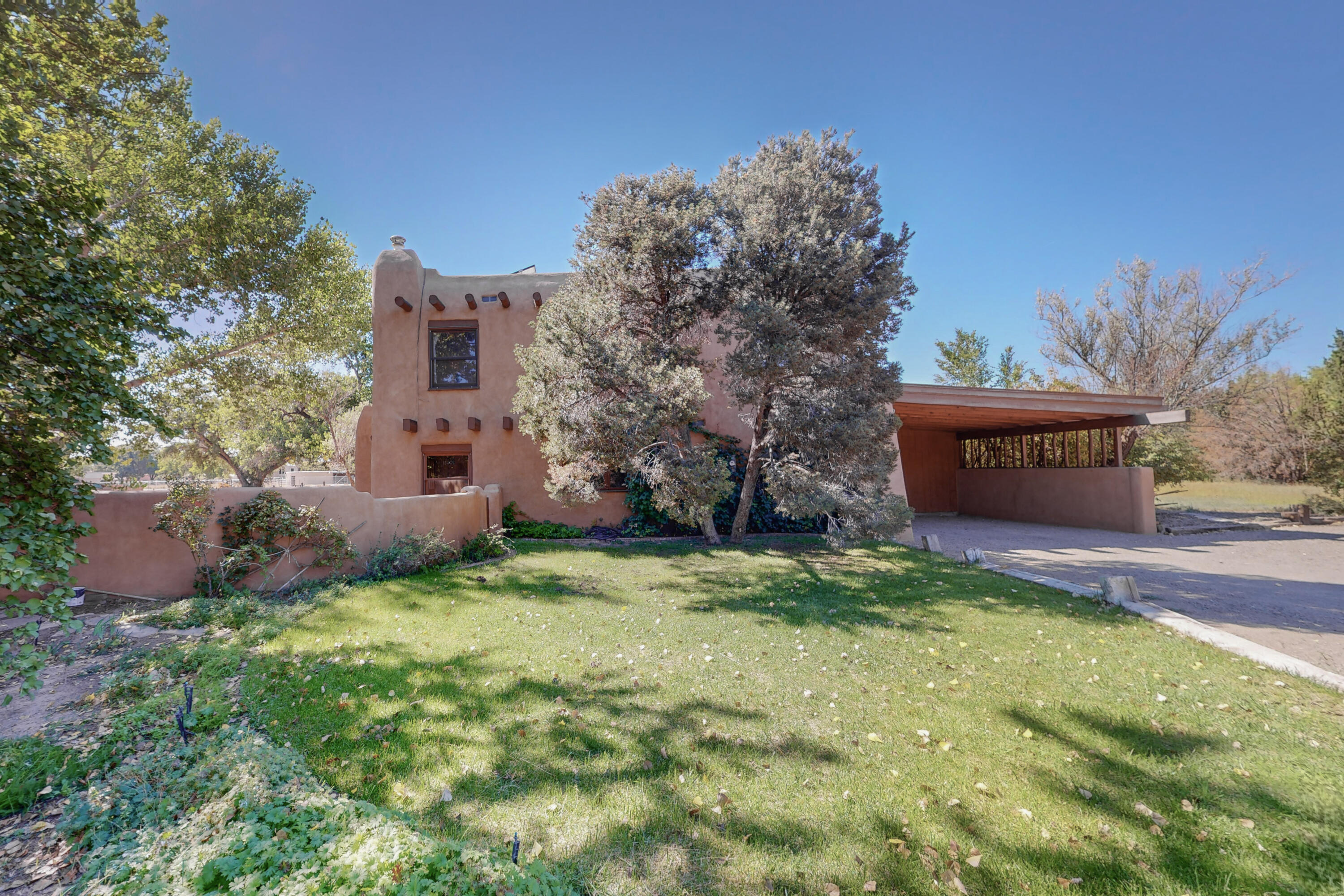 425 La Comunidad NW