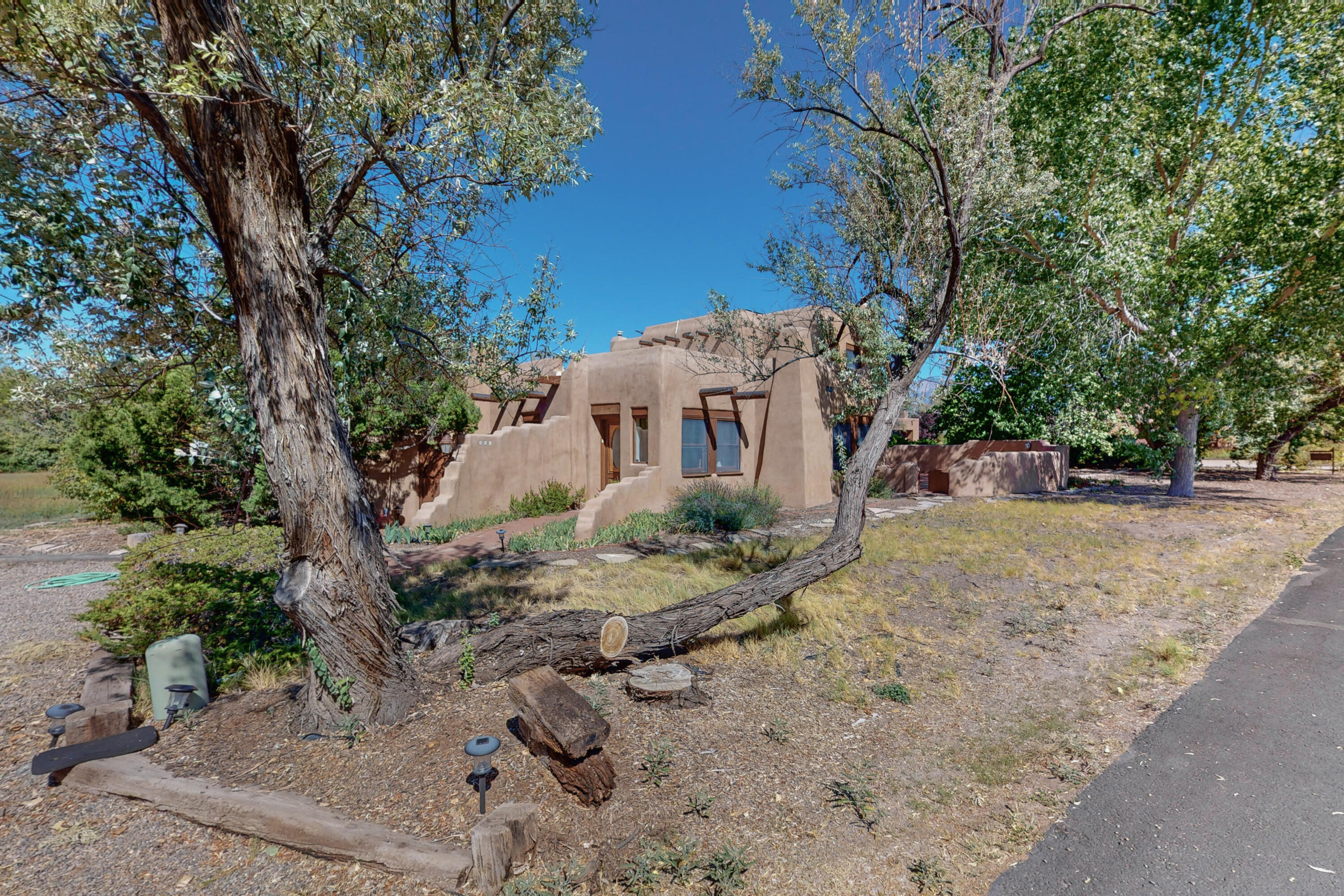 425 La Comunidad NW
