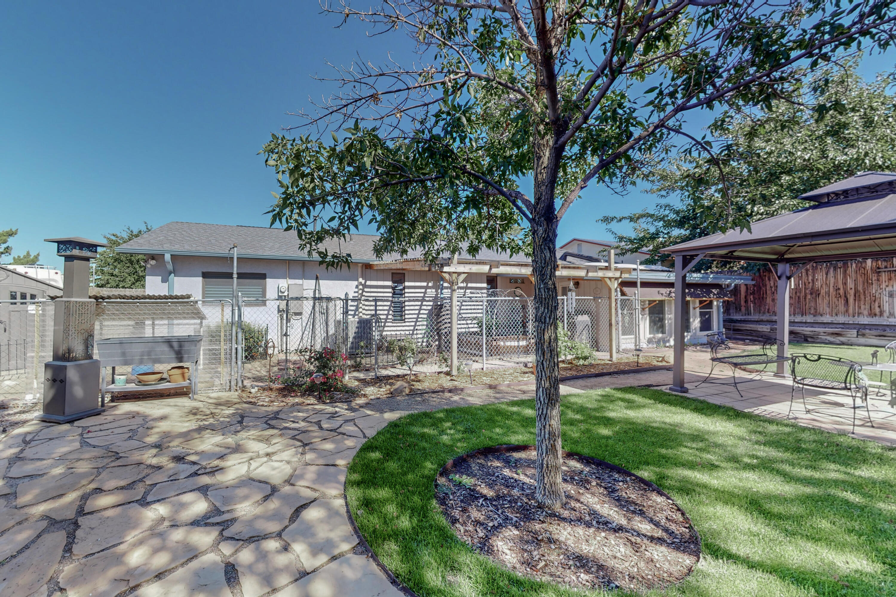 3800 Madrid Drive NE