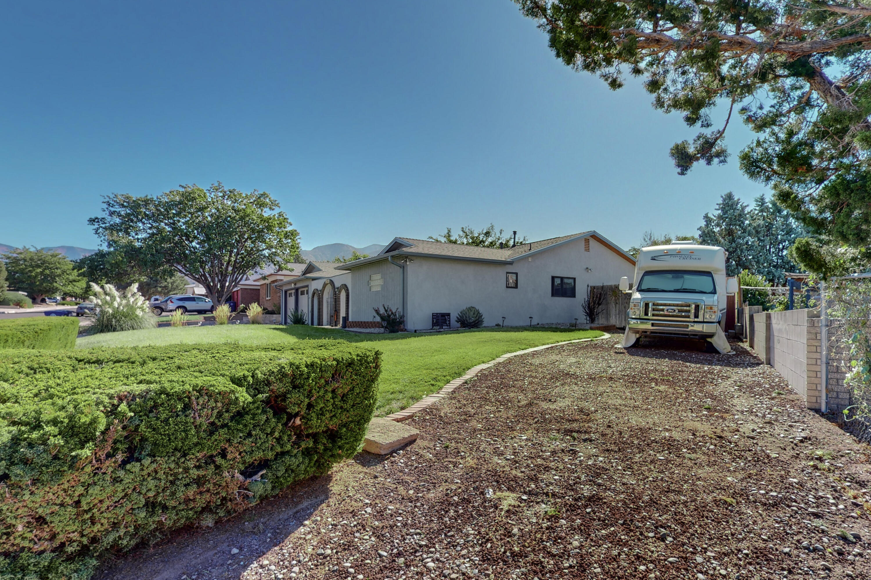 3800 Madrid Drive NE