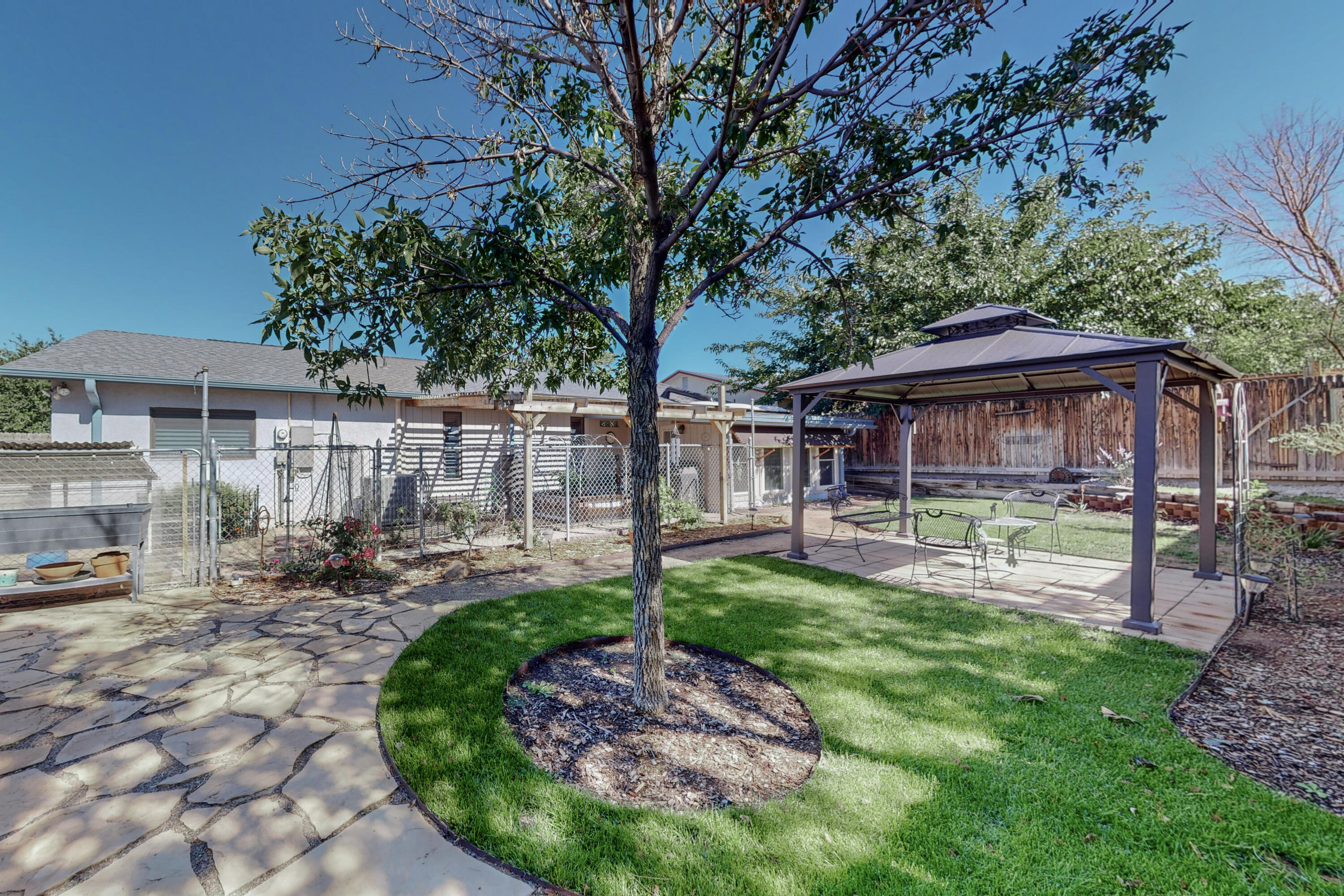 3800 Madrid Drive NE