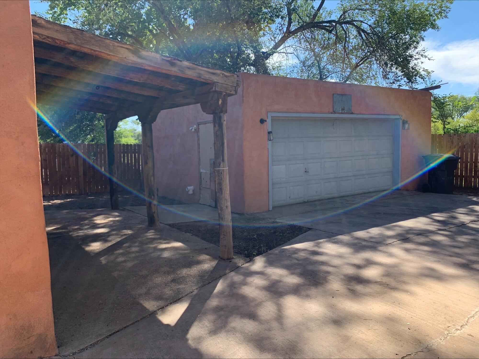 300 Los Ranchos Road NW