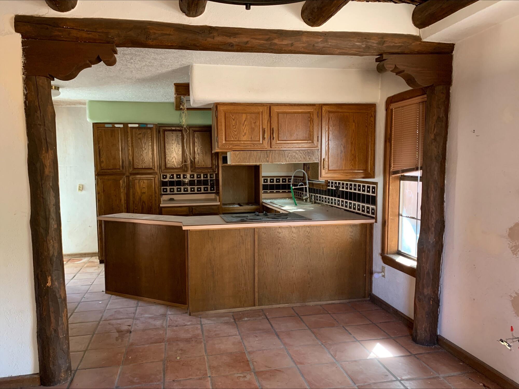 300 Los Ranchos Road NW