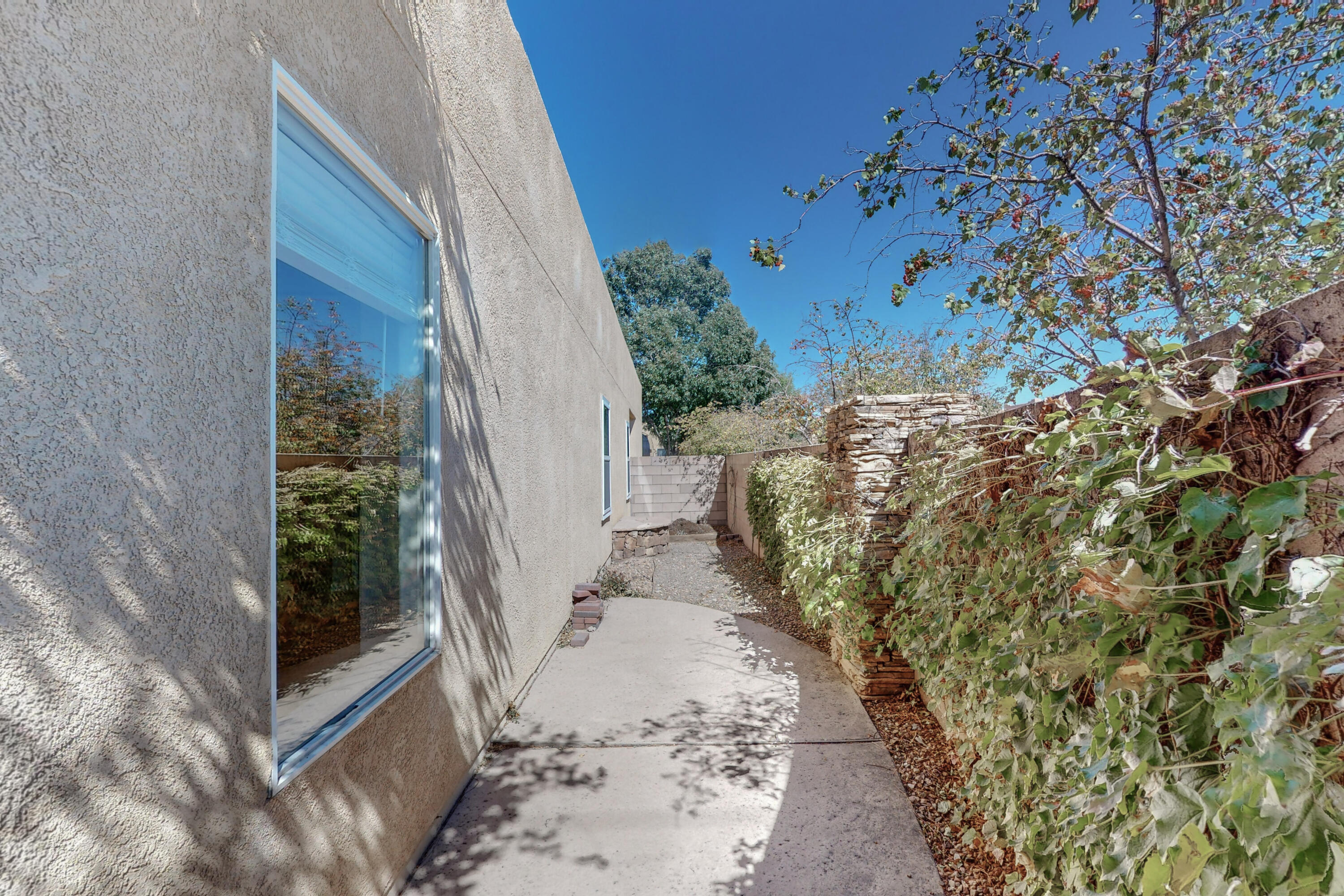 3797 Candelarias Lane NW