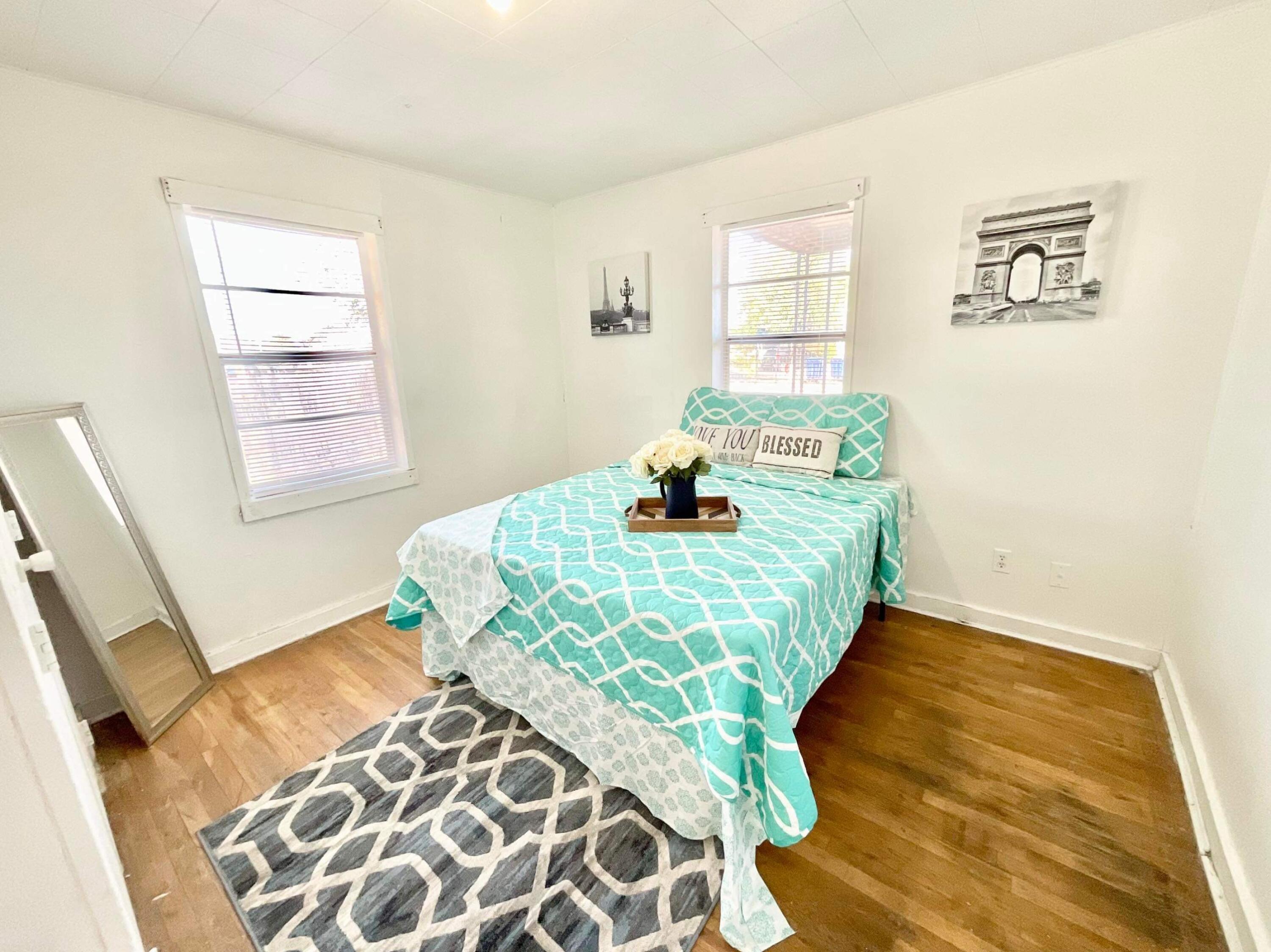 4036 Sunset Gardens Road SW