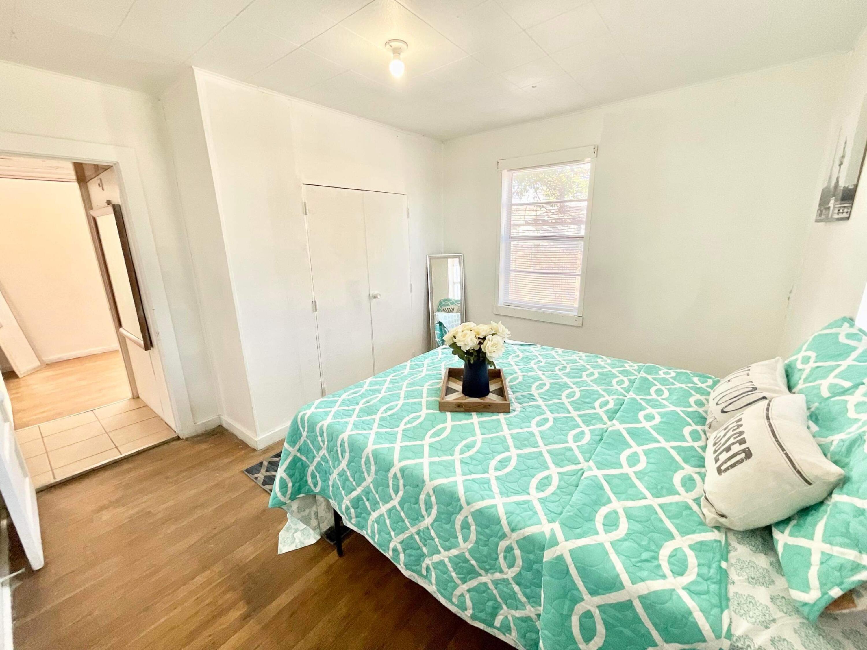 4036 Sunset Gardens Road SW