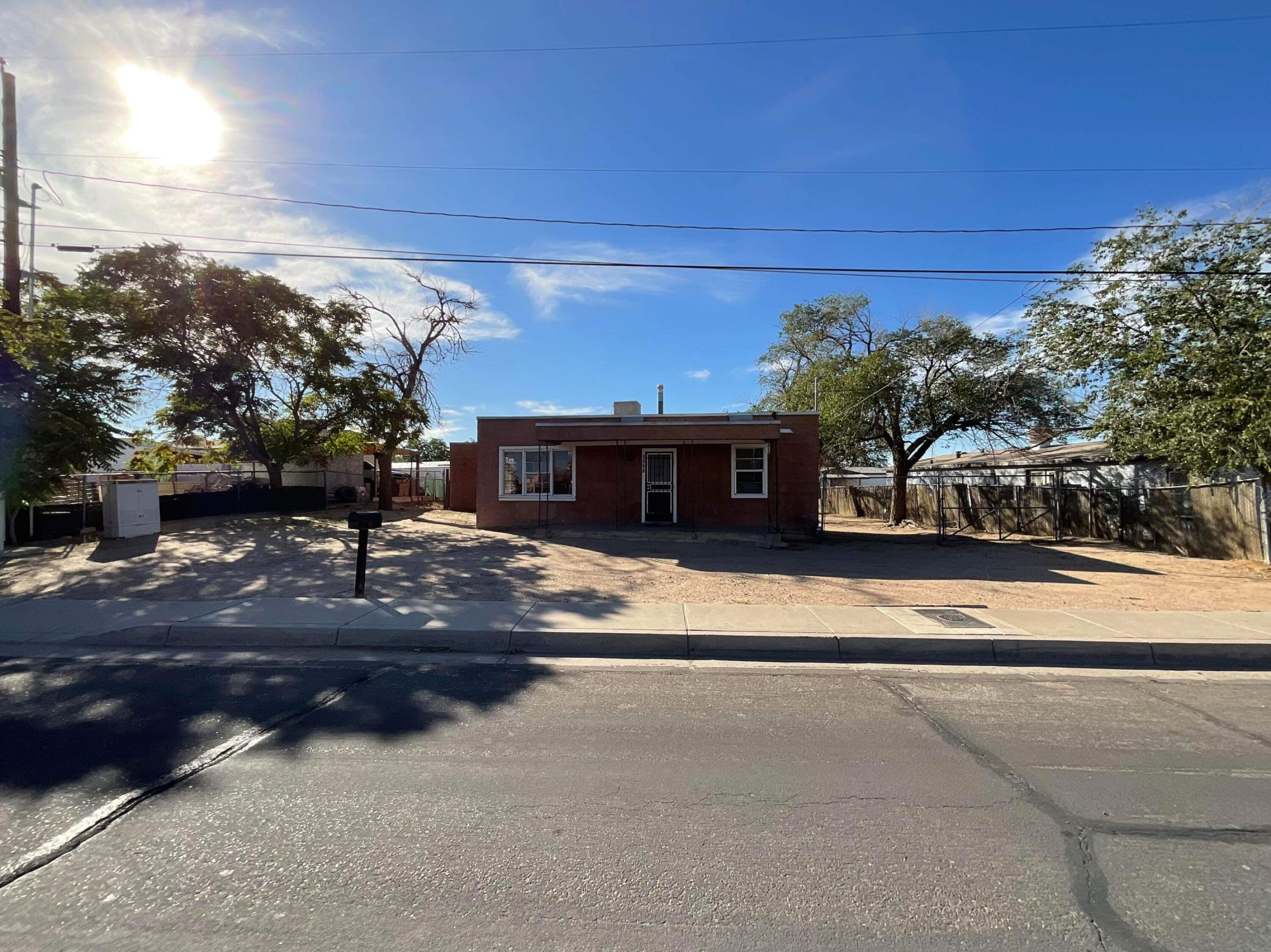 4036 Sunset Gardens Road SW