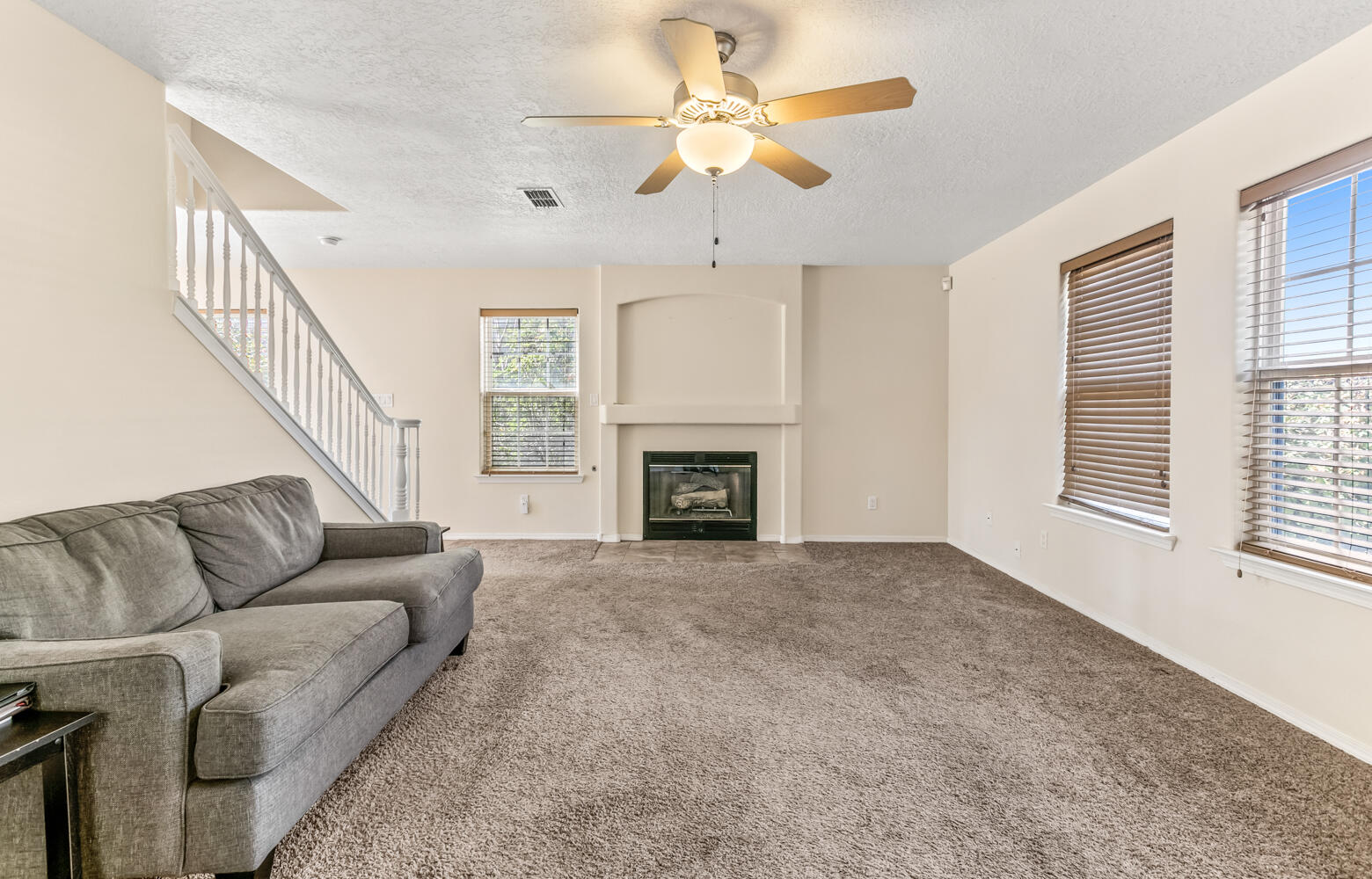 6809 El Modesto Court NE