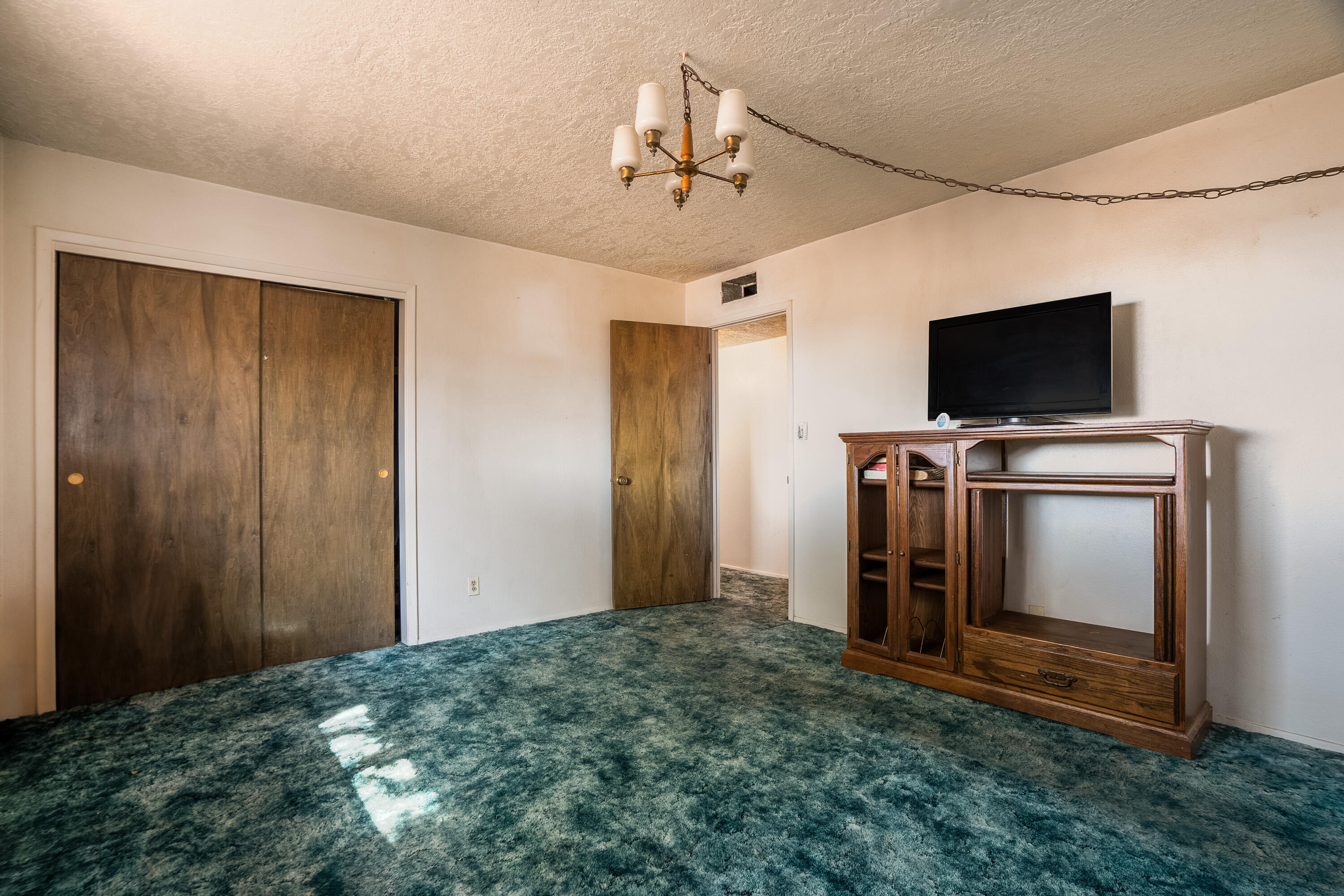 301 Hillandale Avenue