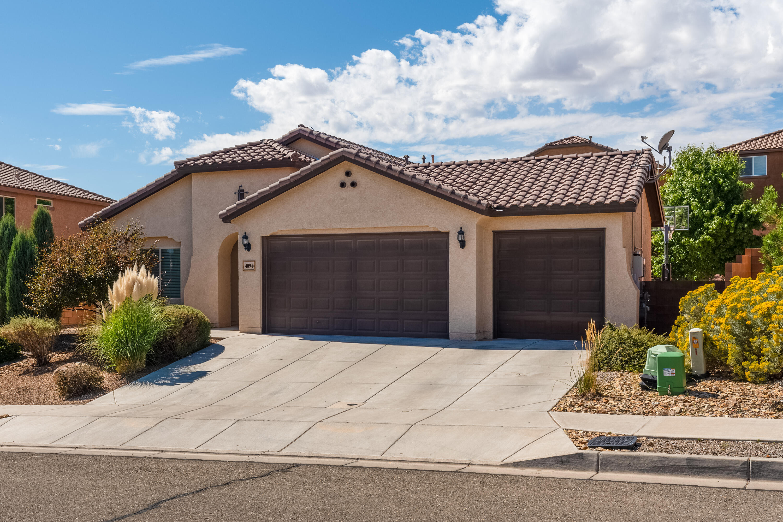 409 Valle Alto Drive NE