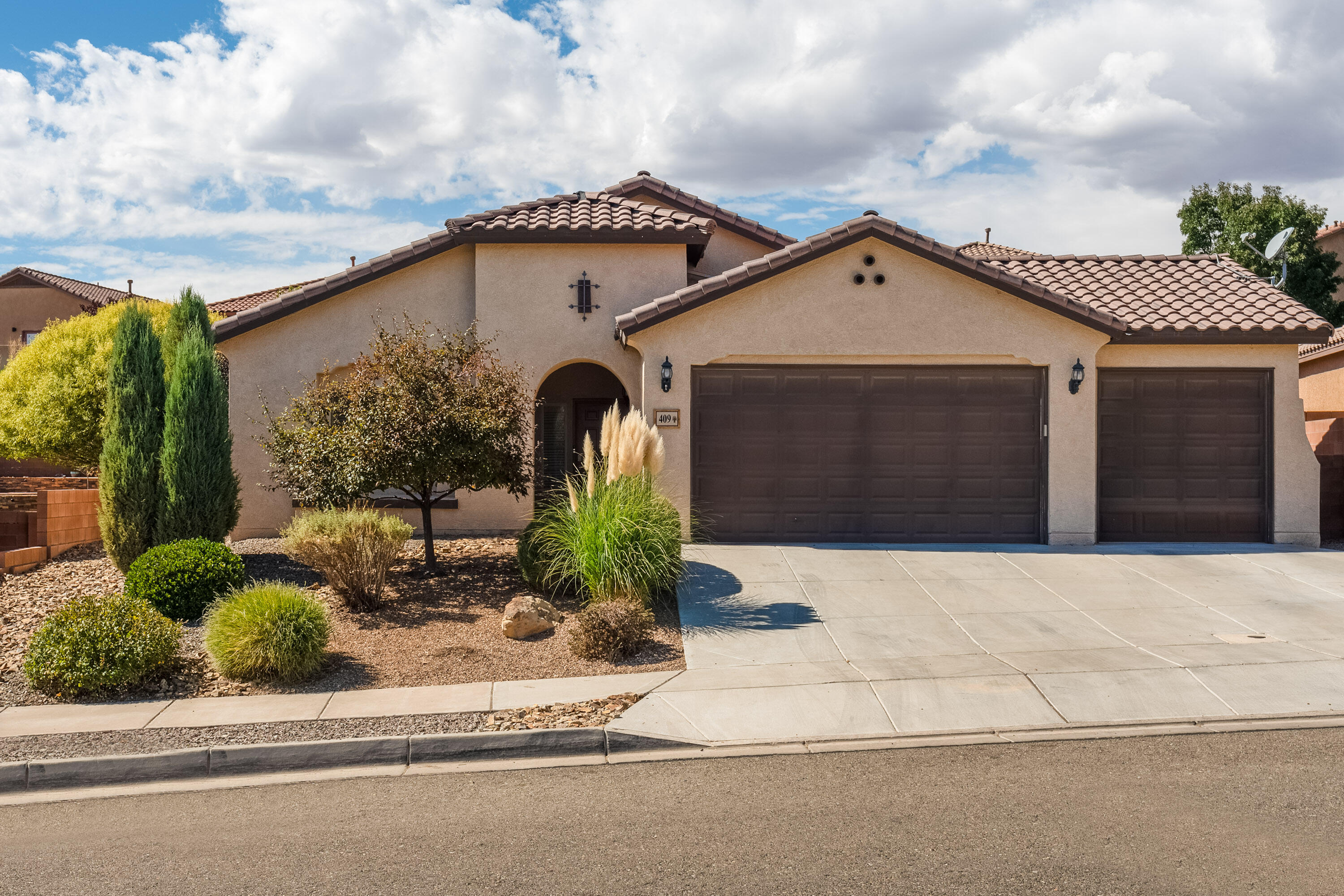 409 Valle Alto Drive NE