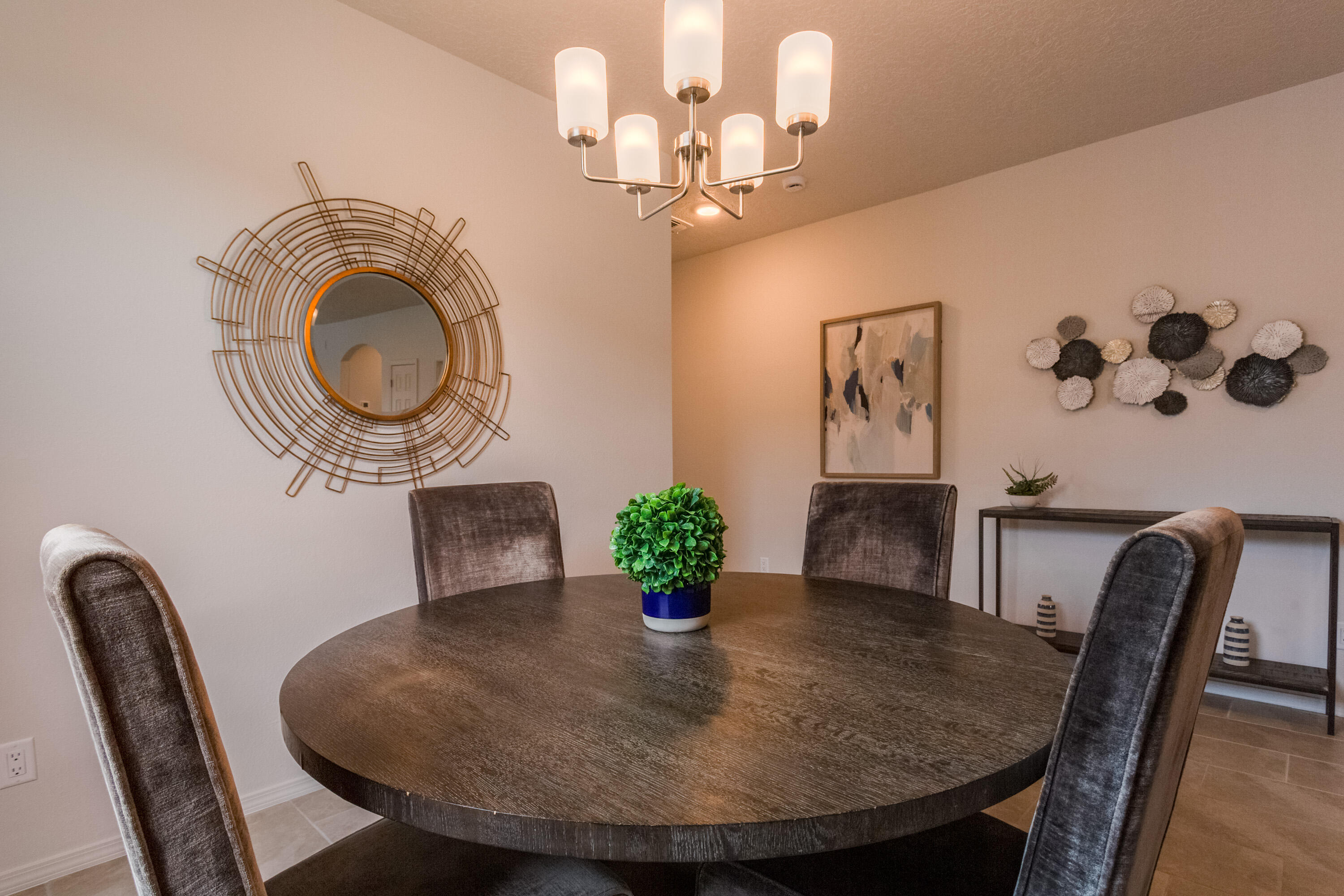 6320 Gannett Drive NE