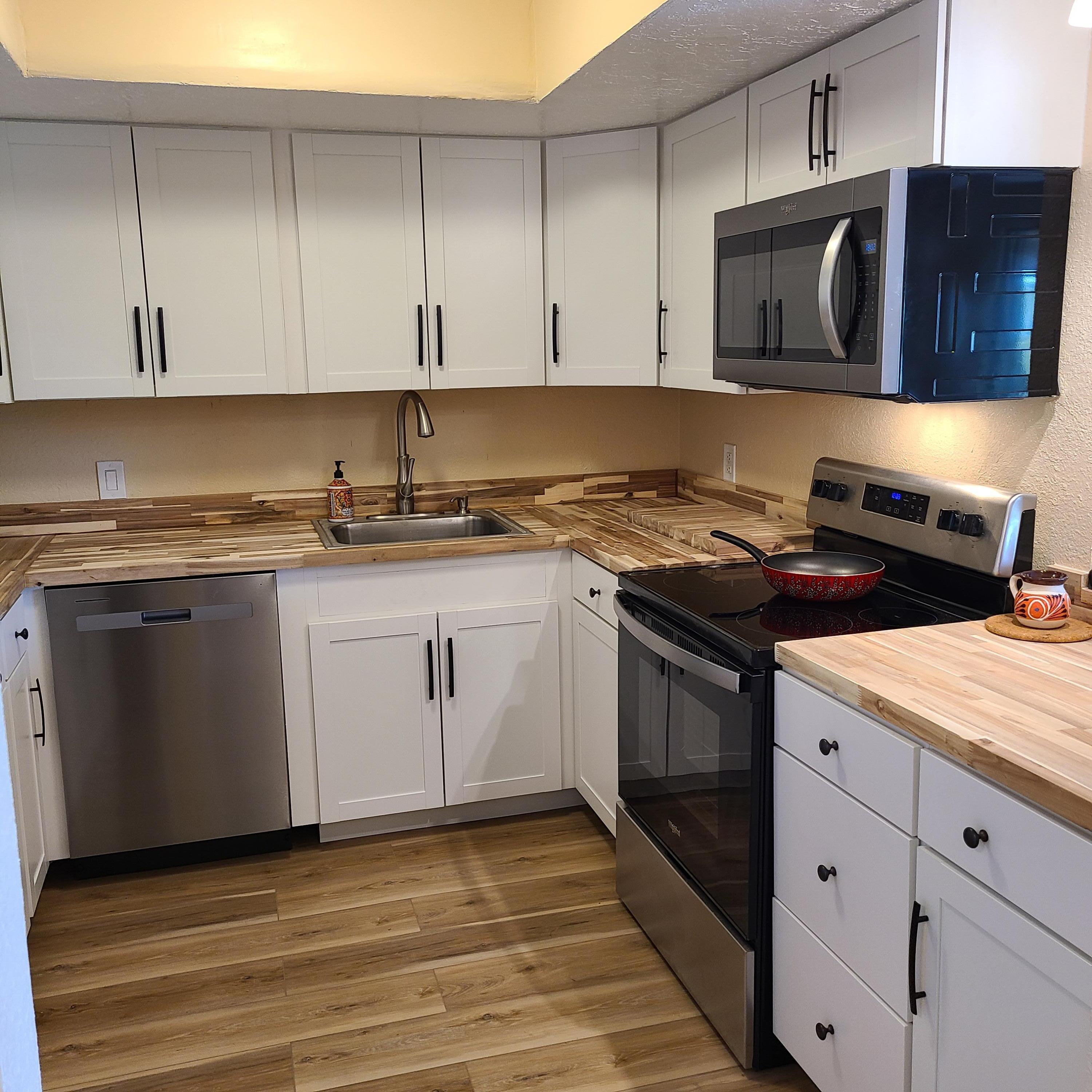 911 Country Club Drive SE Unit: H