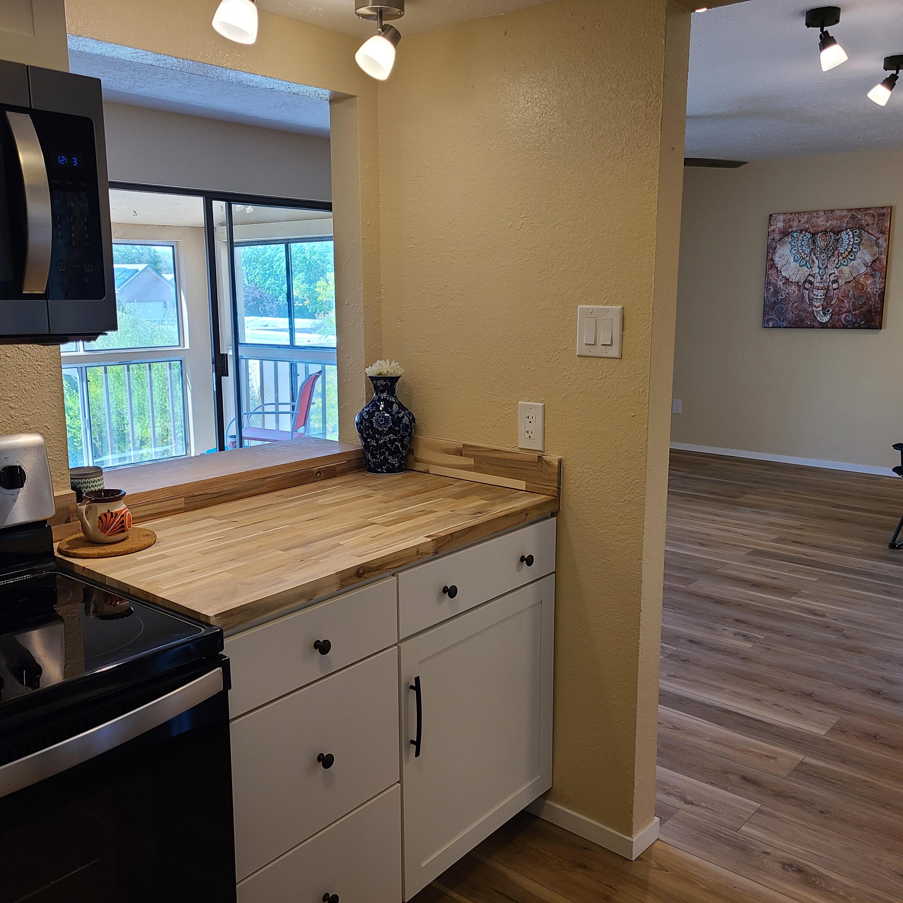 911 Country Club Drive SE Unit: H