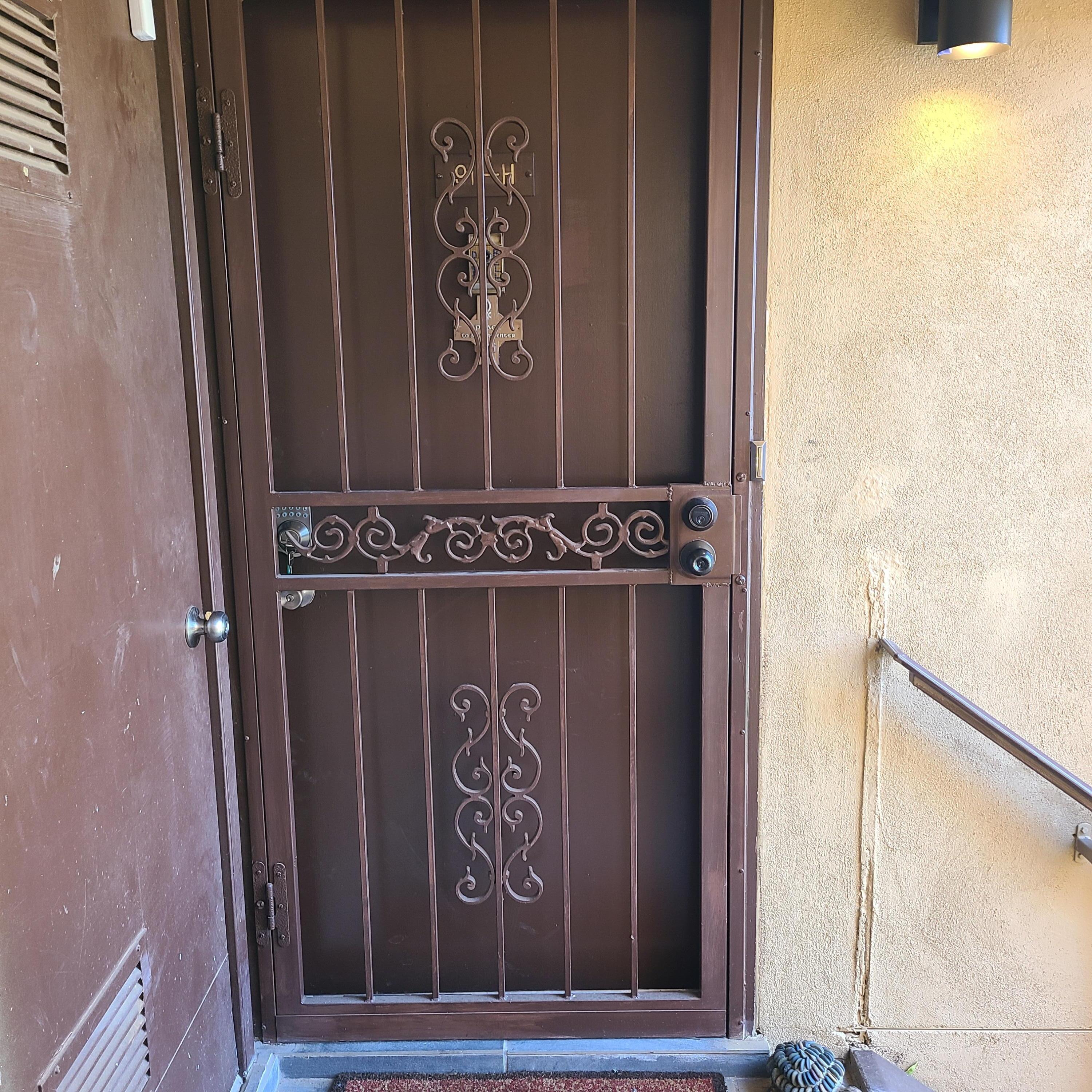 911 Country Club Drive SE Unit: H