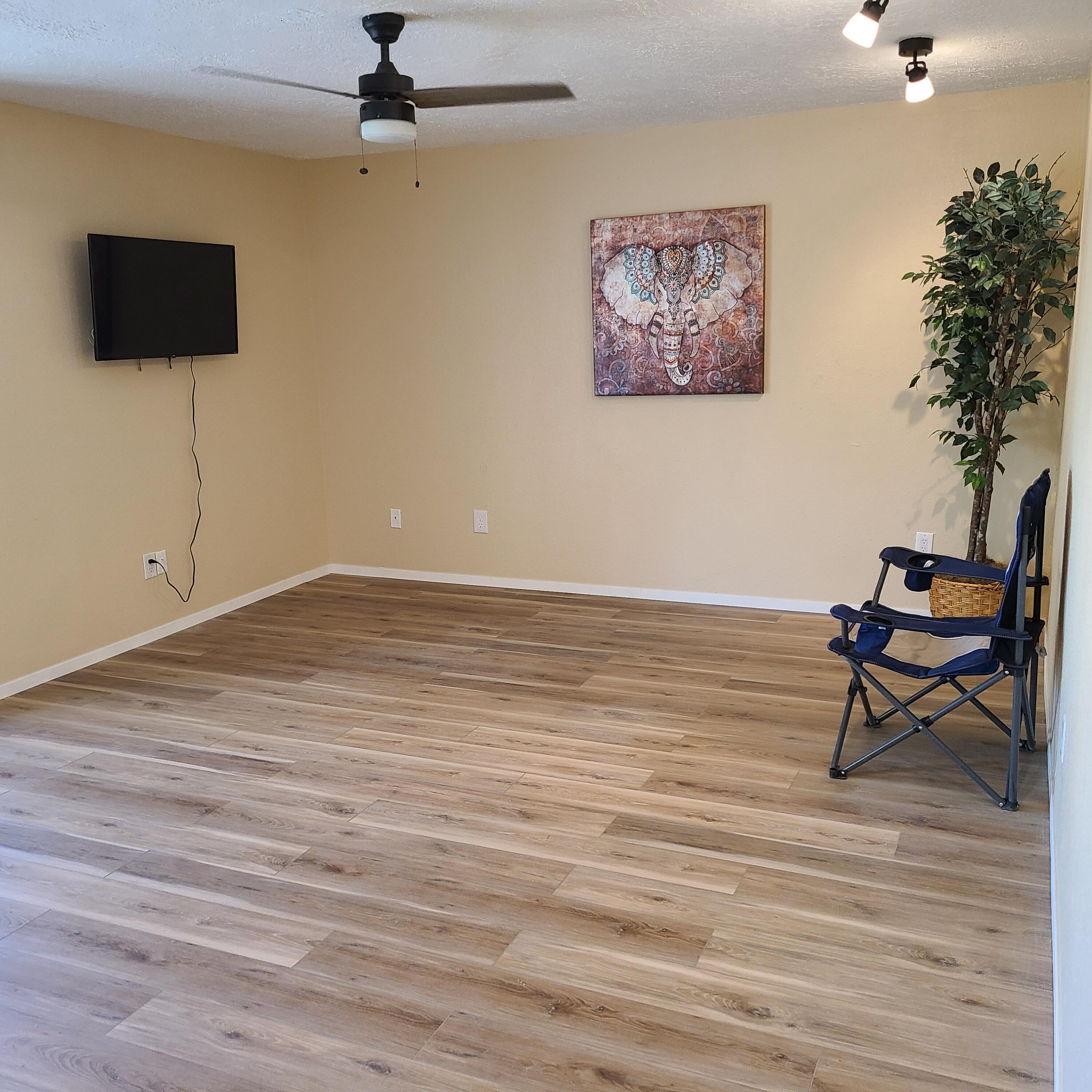 911 Country Club Drive SE Unit: H